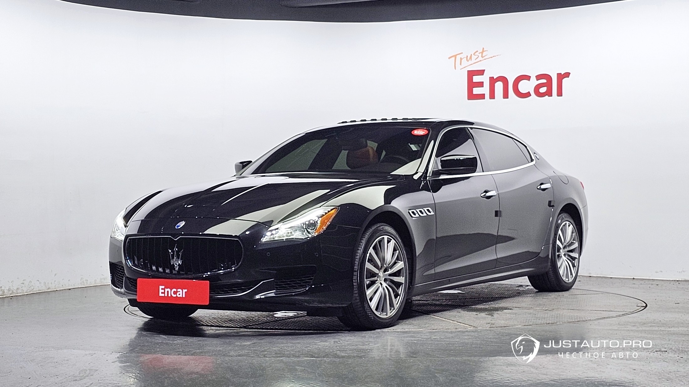 Автомобиль Maserati Quattroporte