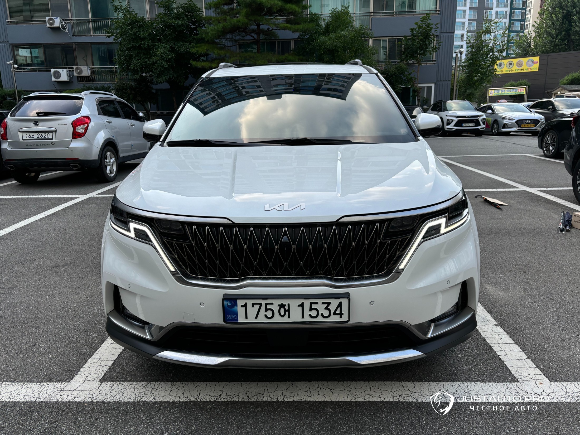 Автомобиль Kia Canival