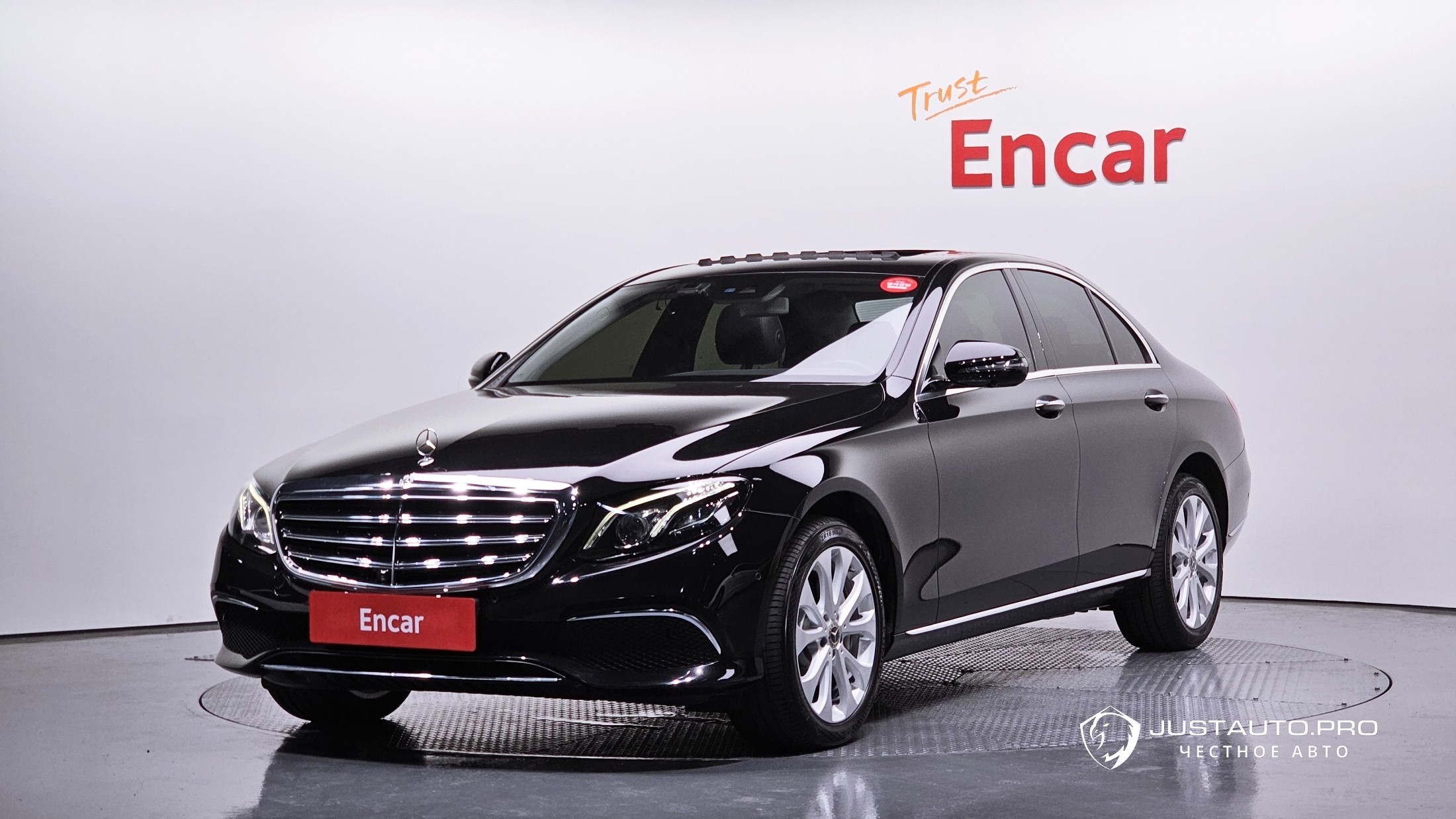 Автомобиль Mercedes-Benz E-Class
