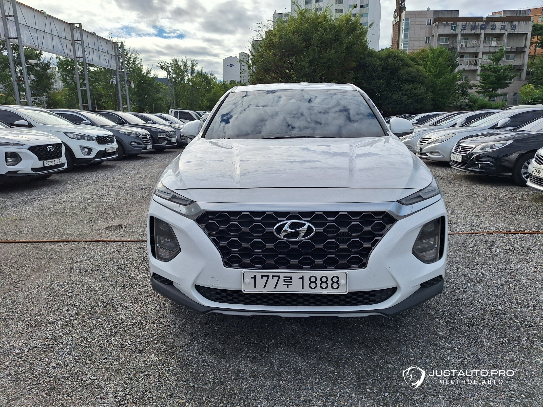 Автомобиль Hyundai Santafe