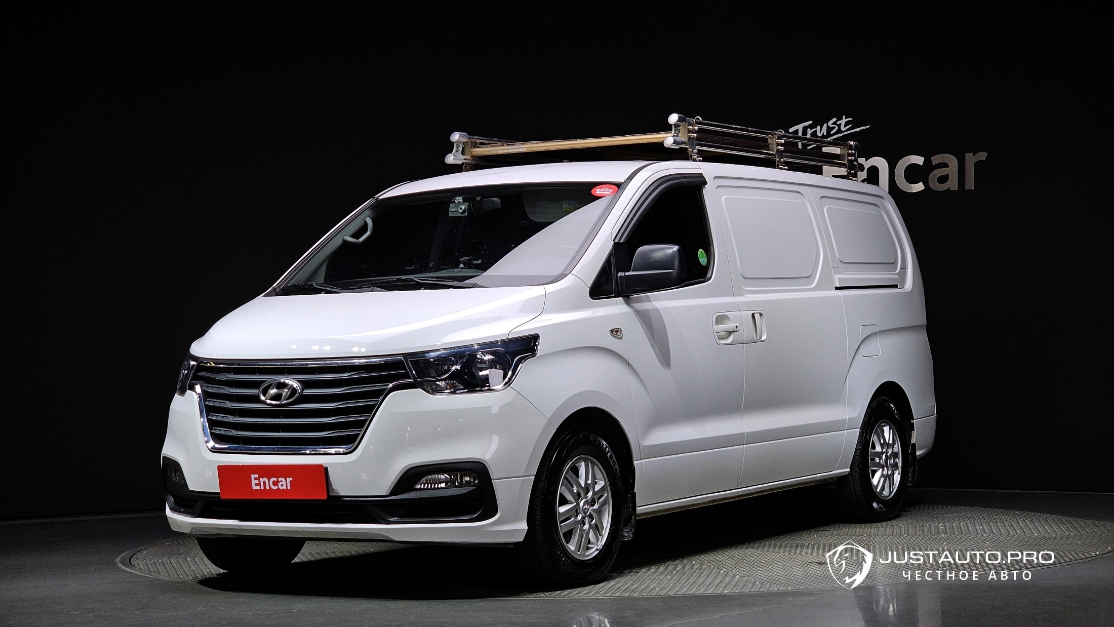 Автомобиль Hyundai Starex