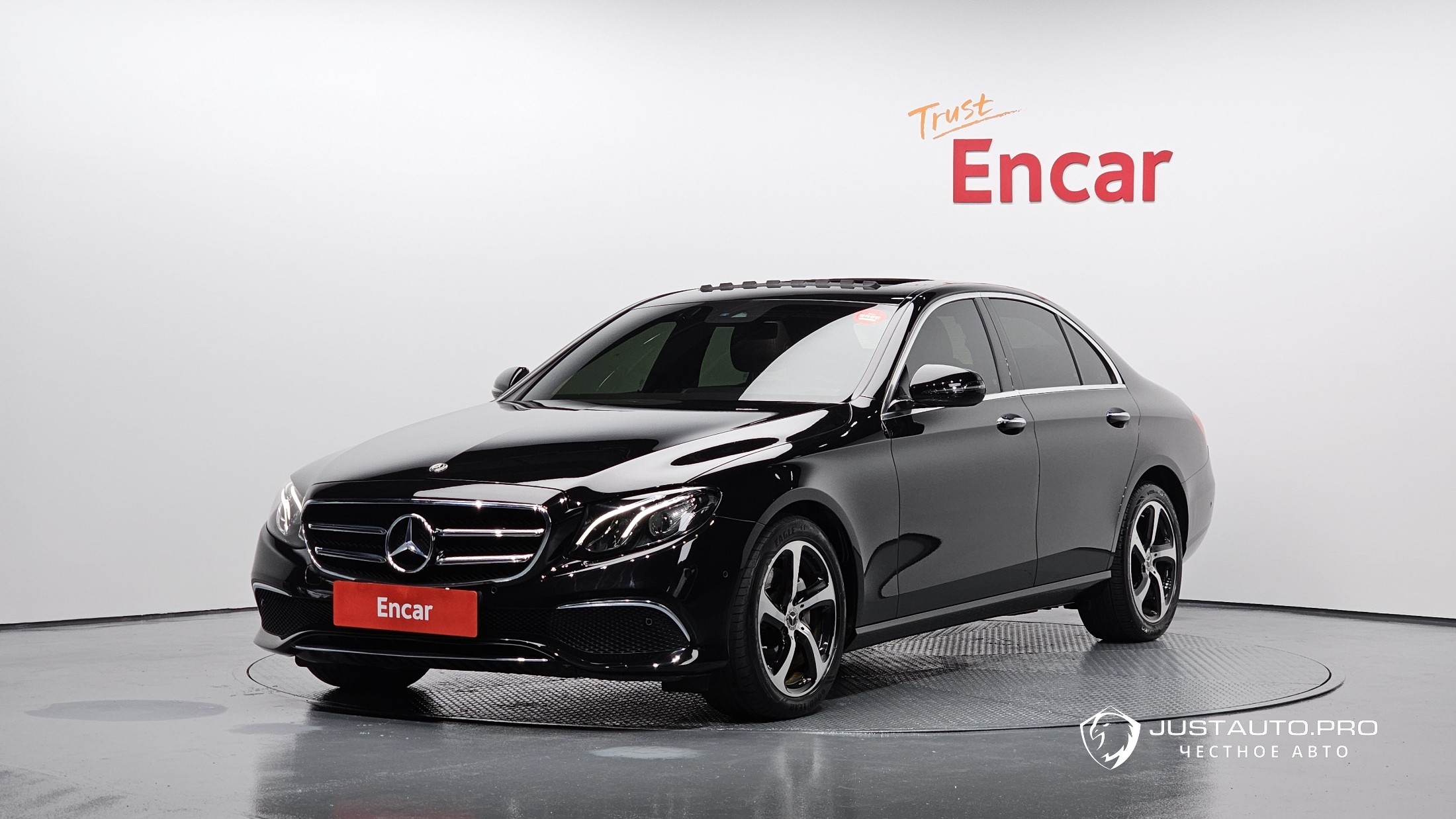 Автомобиль Mercedes-Benz E-Class
