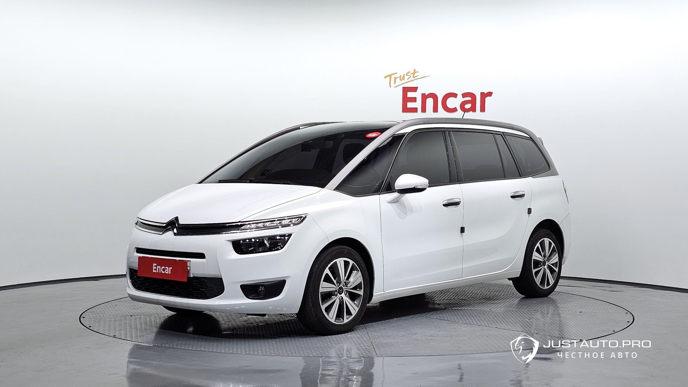 Автомобиль Citroen-DS C4 Picasso