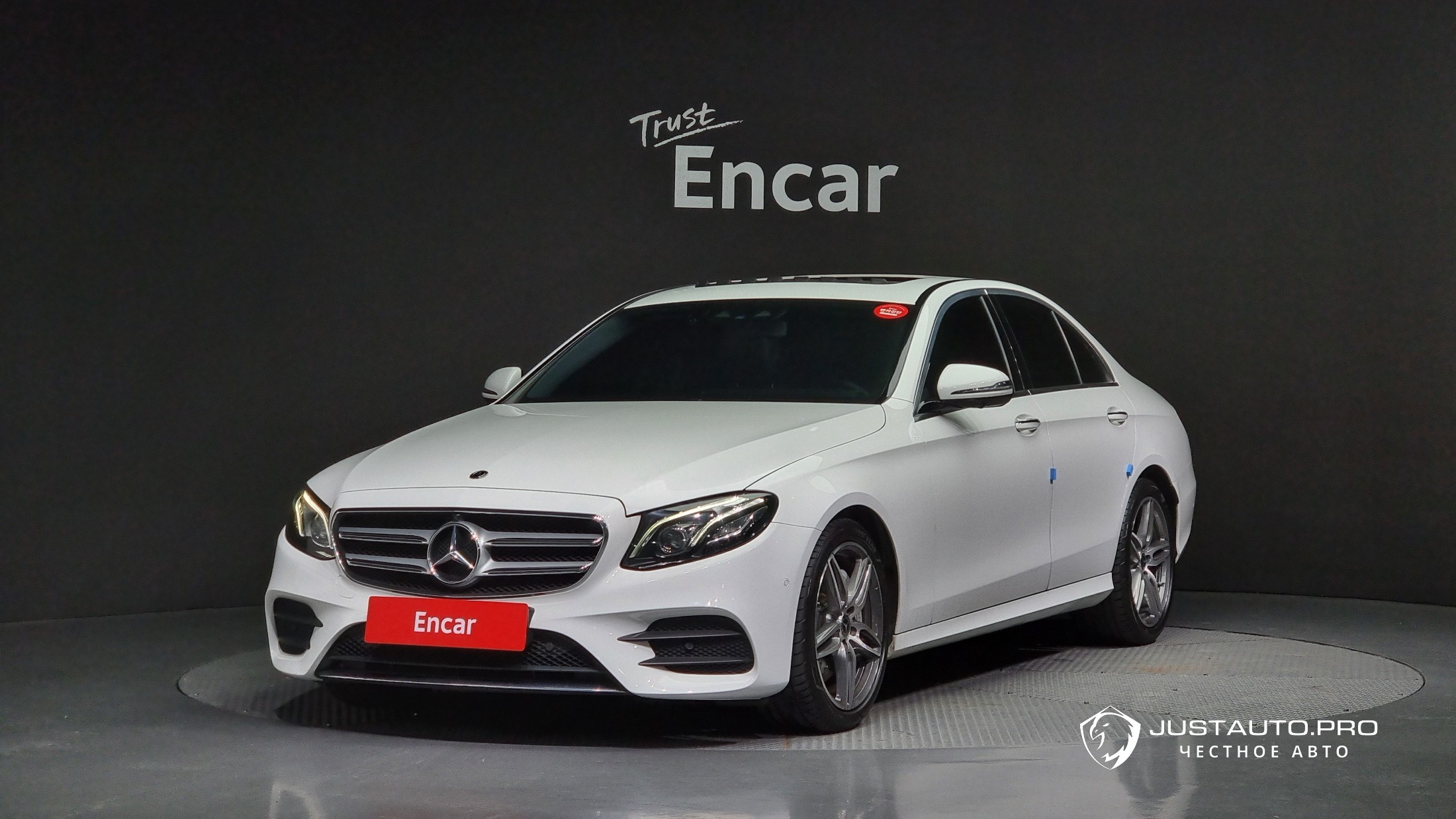 Автомобиль Mercedes-Benz E-Class