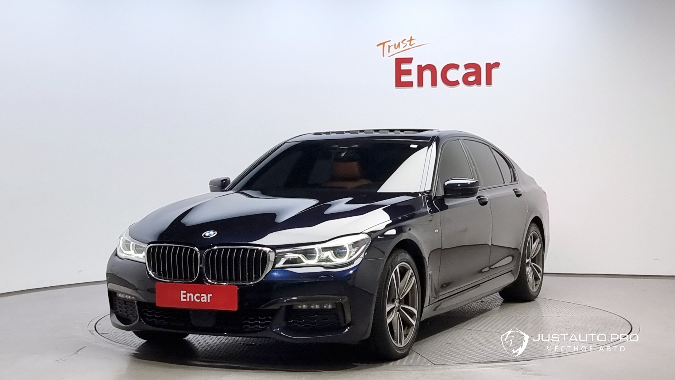 Автомобиль BMW 7-Series