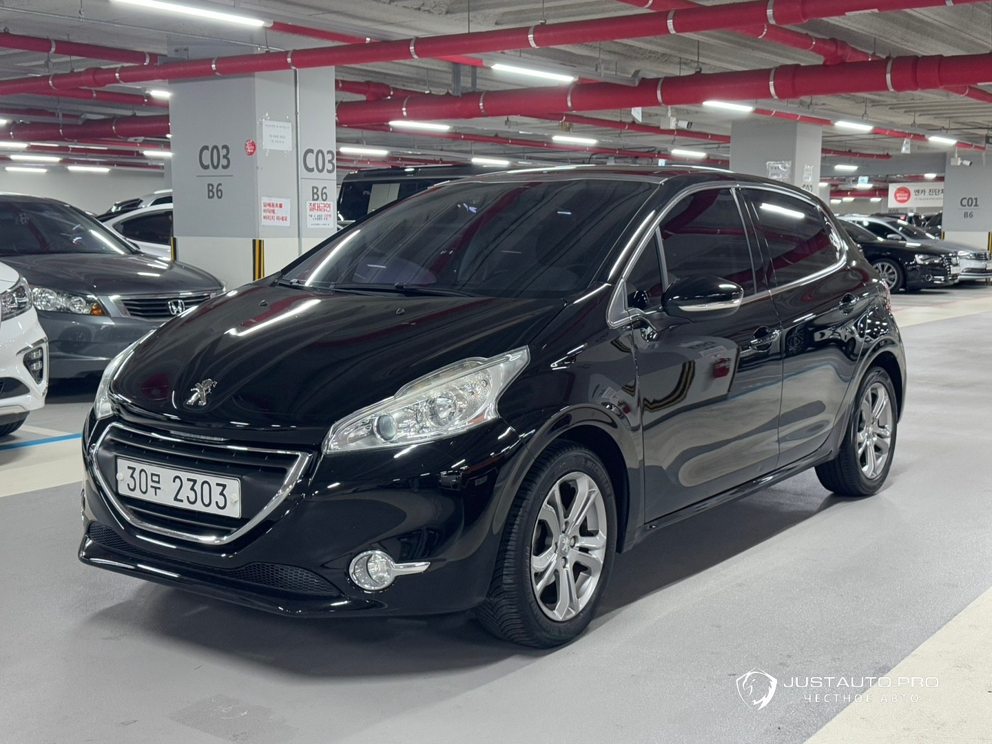 Автомобиль Peugeot 208