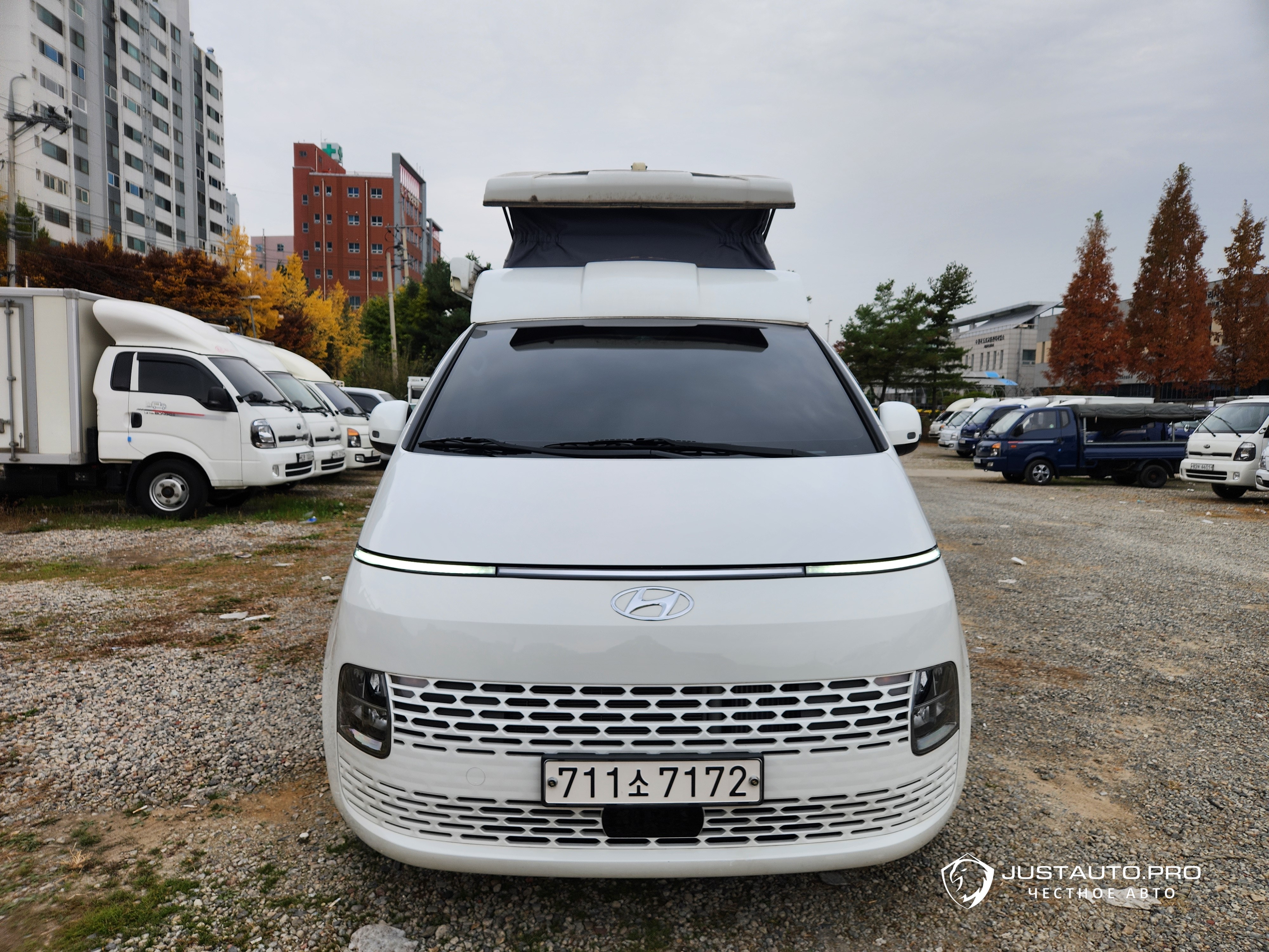 Автомобиль Hyundai Staria