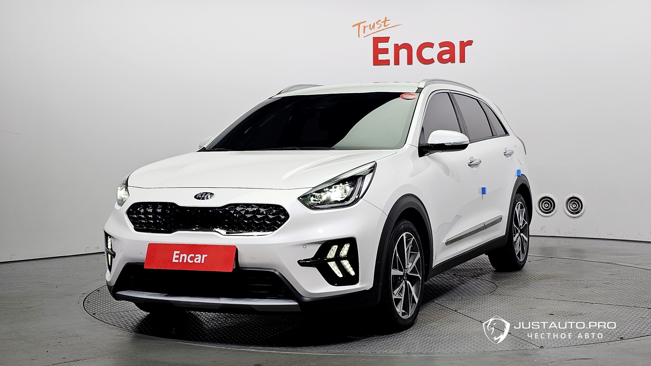 Автомобиль Kia Niro