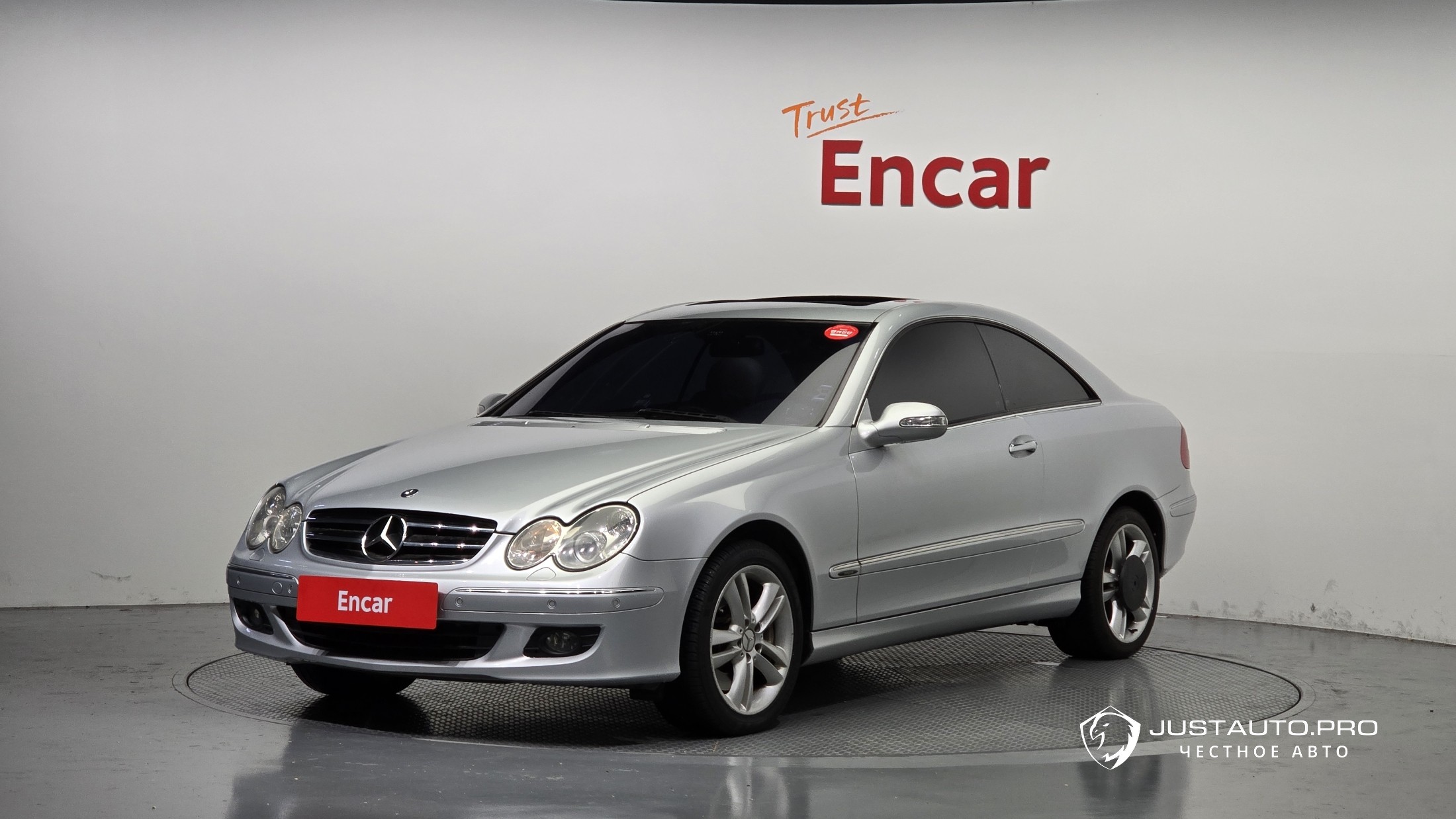 Автомобиль Mercedes-Benz CLK-Class
