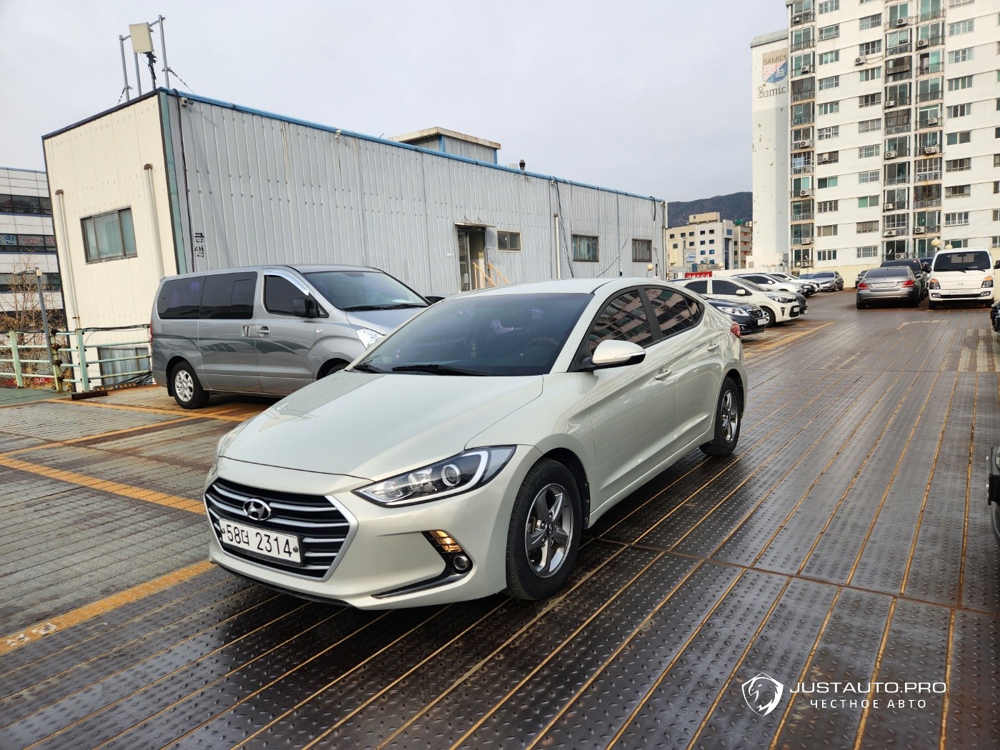 Автомобиль Hyundai AVANTE
