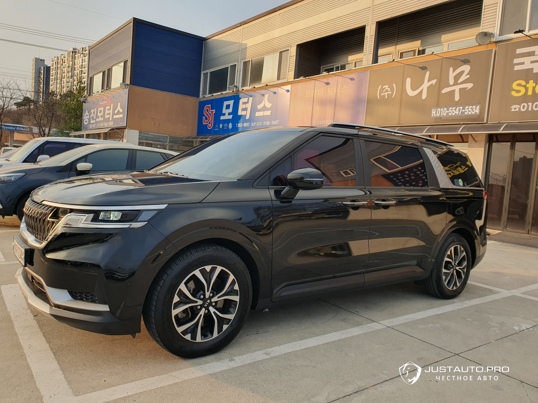 Автомобиль Kia Canival