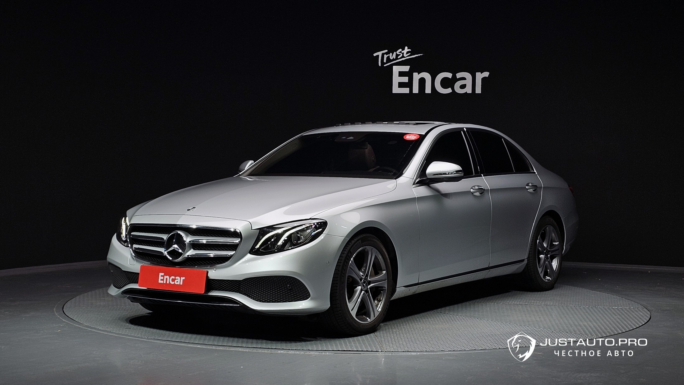 Автомобиль Mercedes-Benz E-Class
