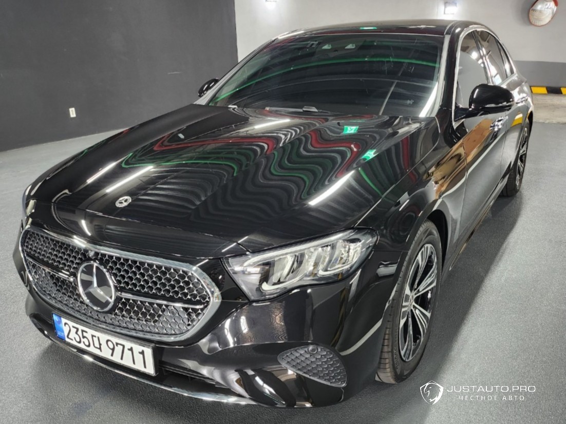 Автомобиль Mercedes-Benz E-Class