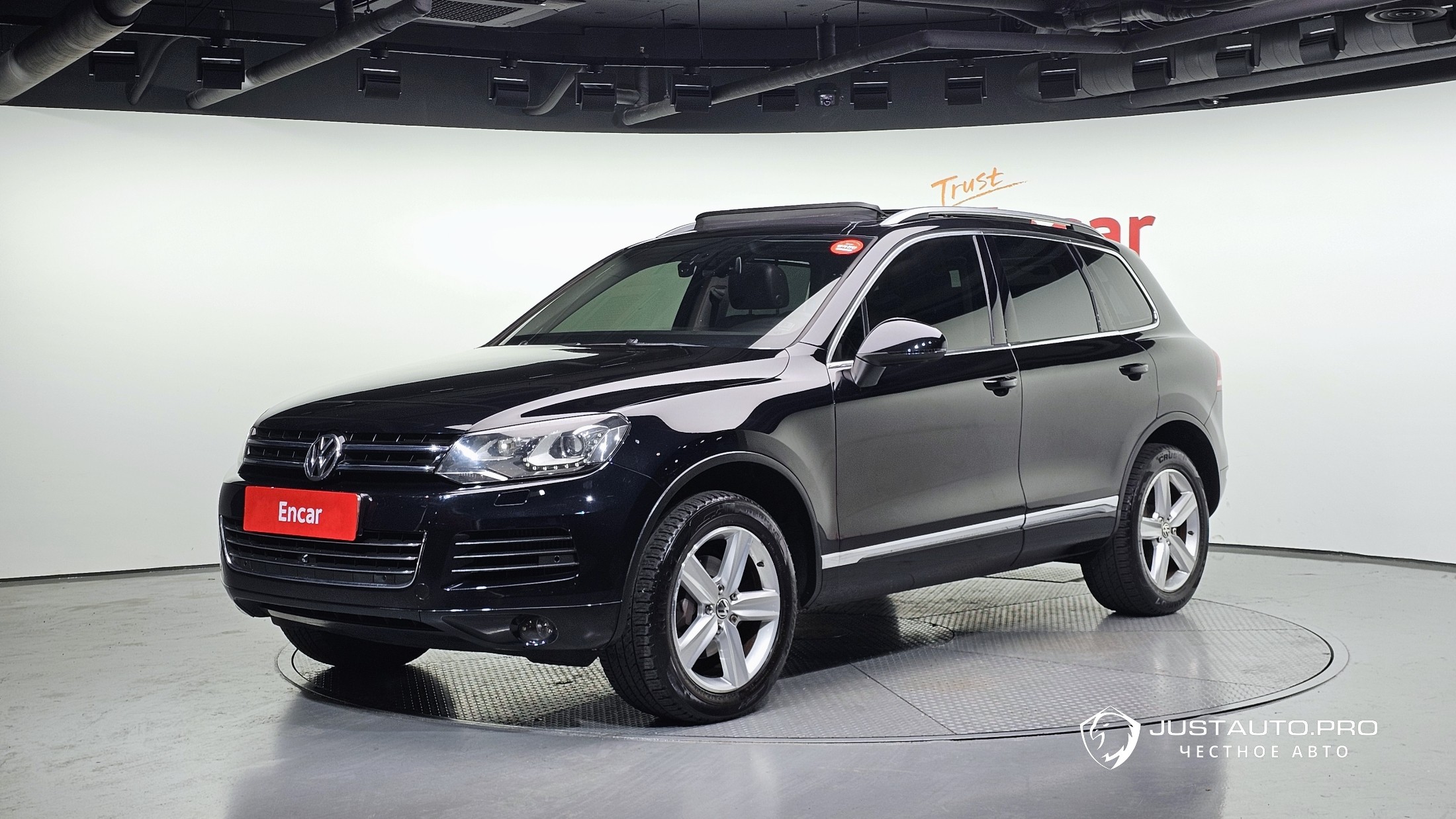 Автомобиль Volkswagen Touareg