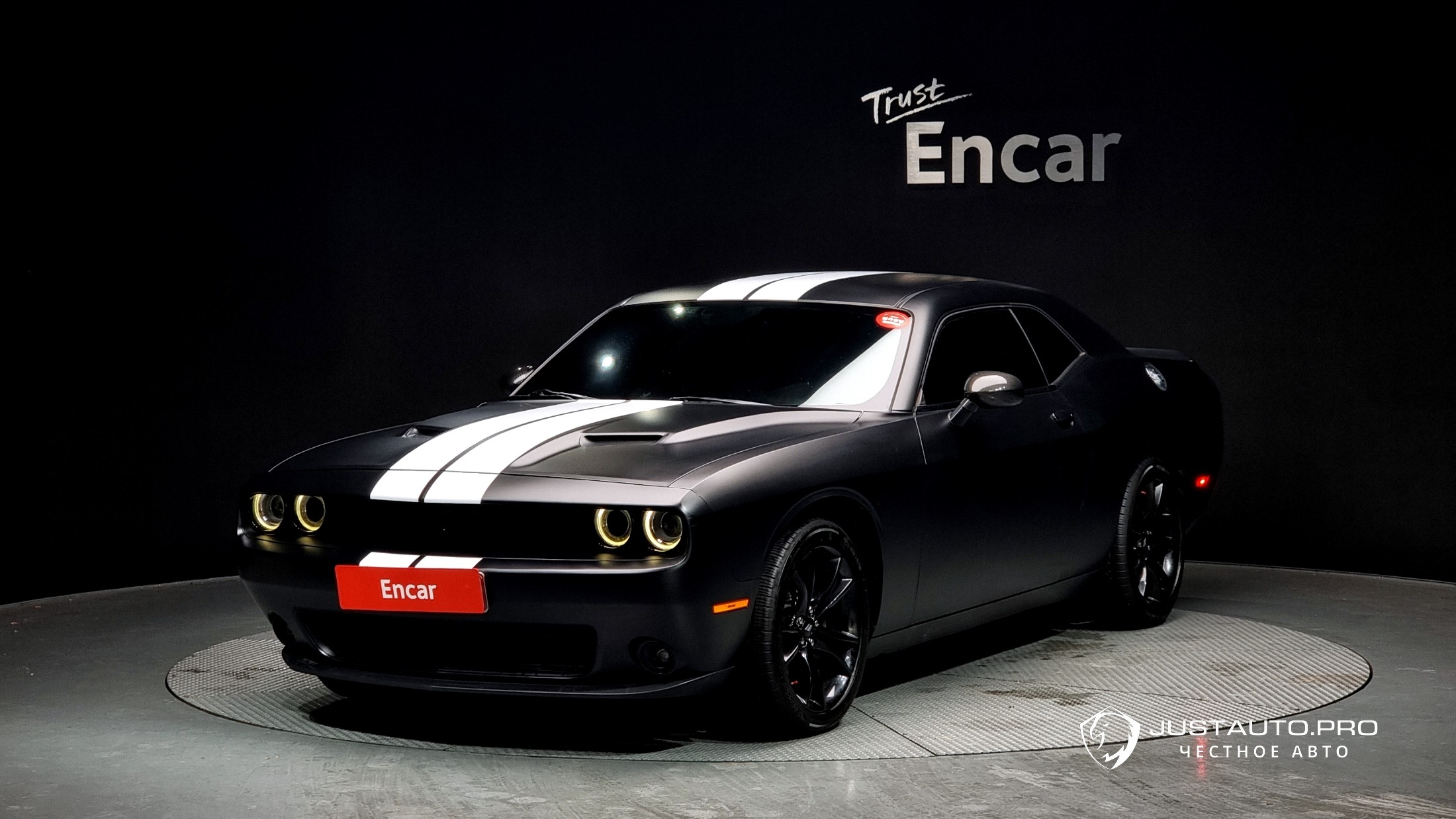 Автомобиль Dodge Challenger