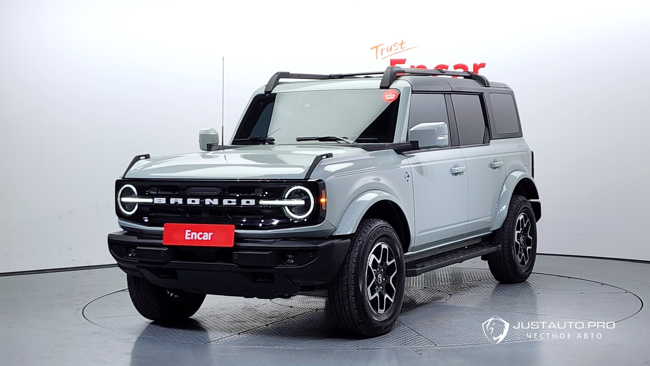 Автомобиль Ford Bronco