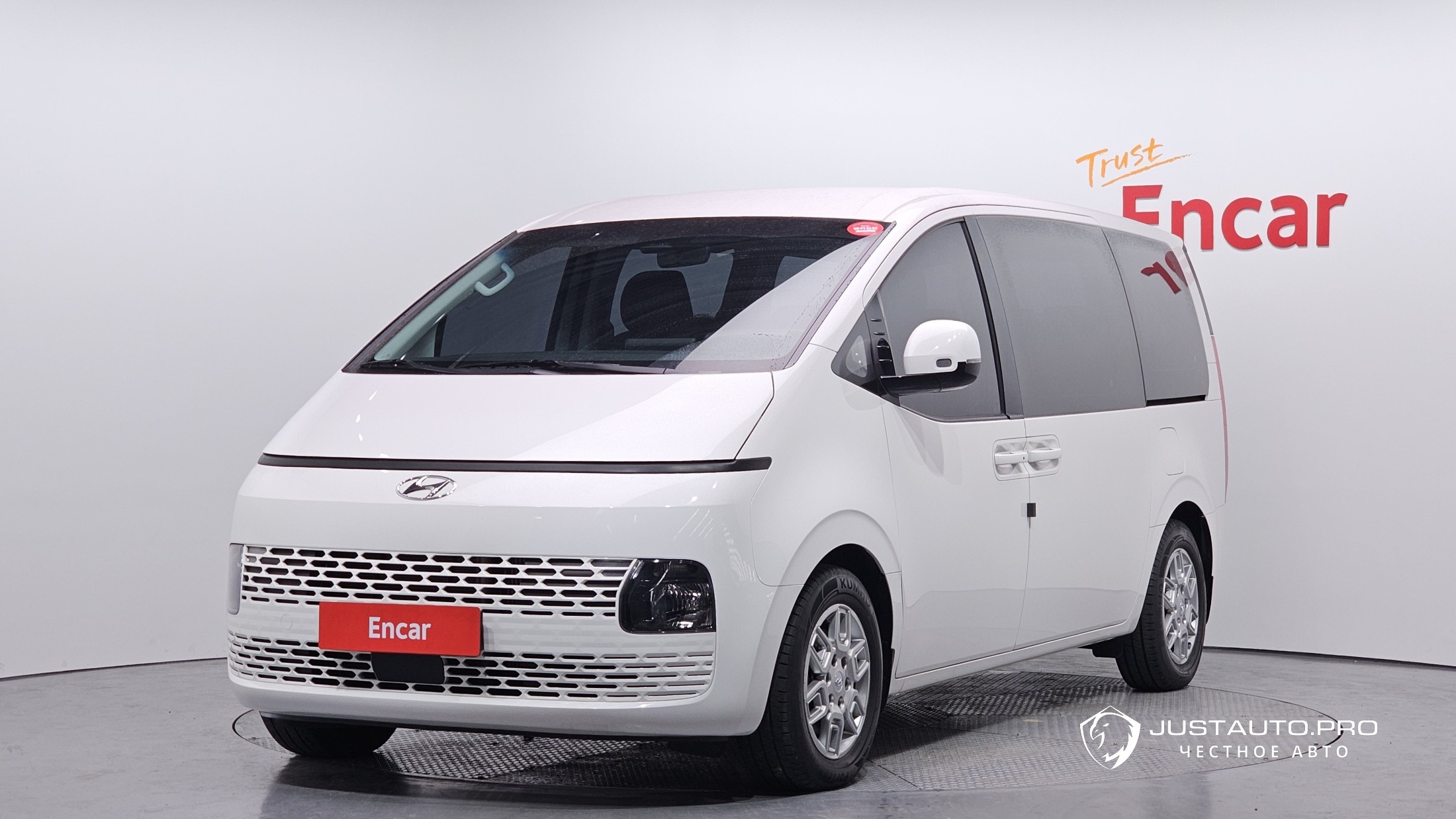 Автомобиль Hyundai Staria
