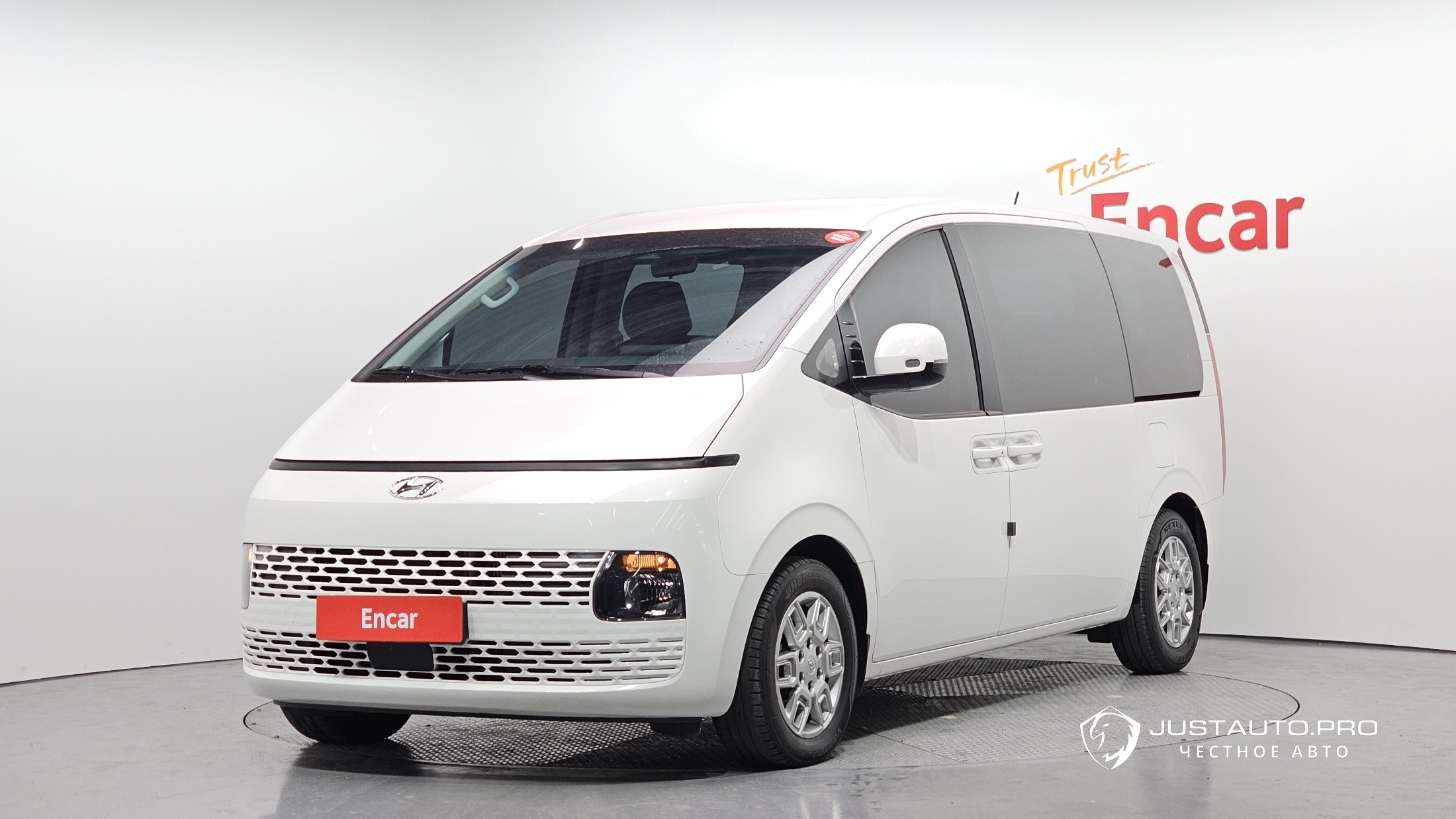 Автомобиль Hyundai Staria