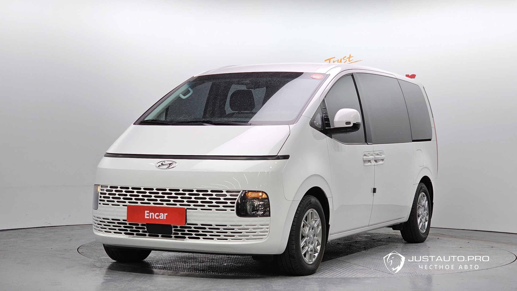 Автомобиль Hyundai Staria