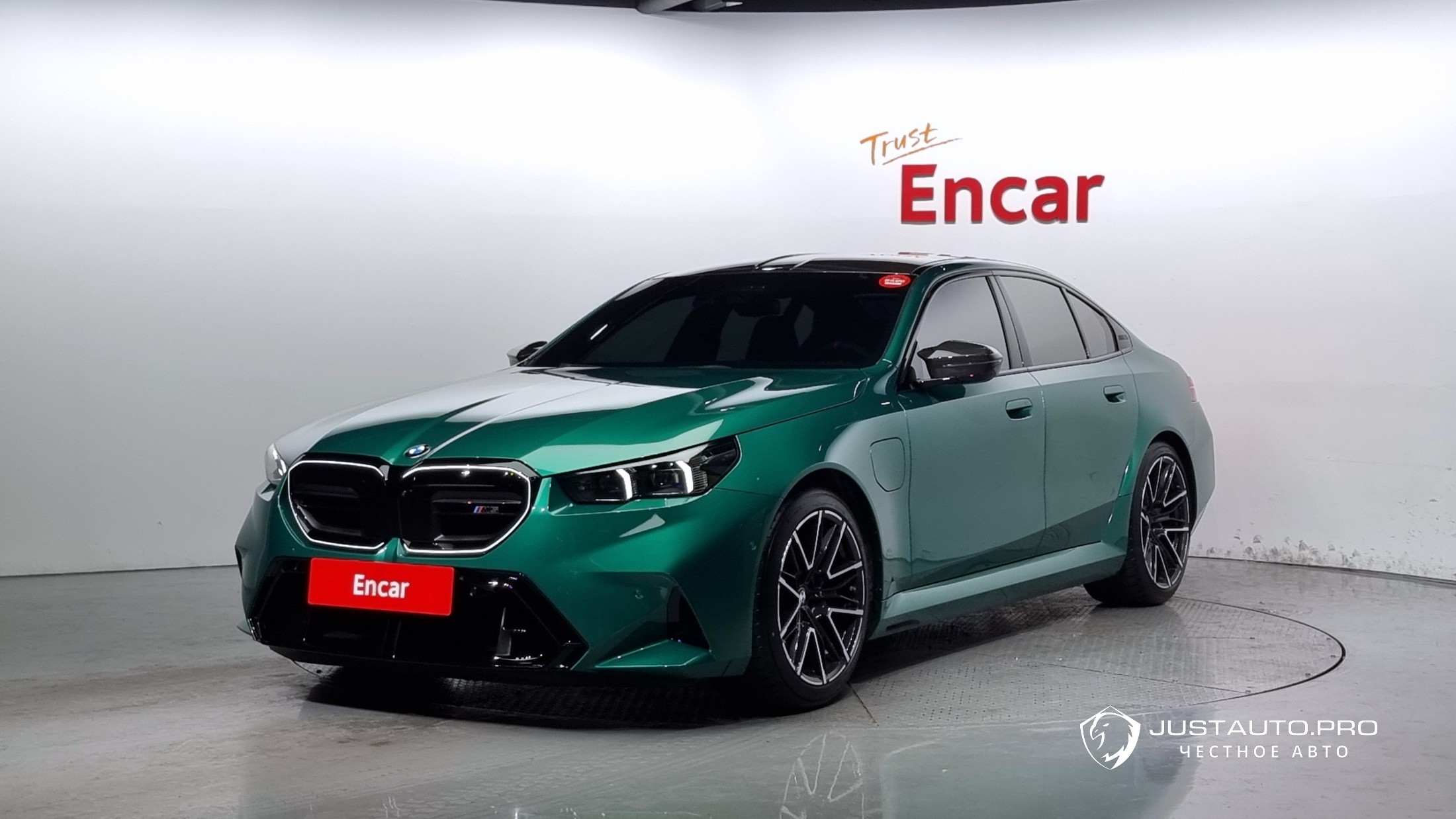 Автомобиль BMW M5