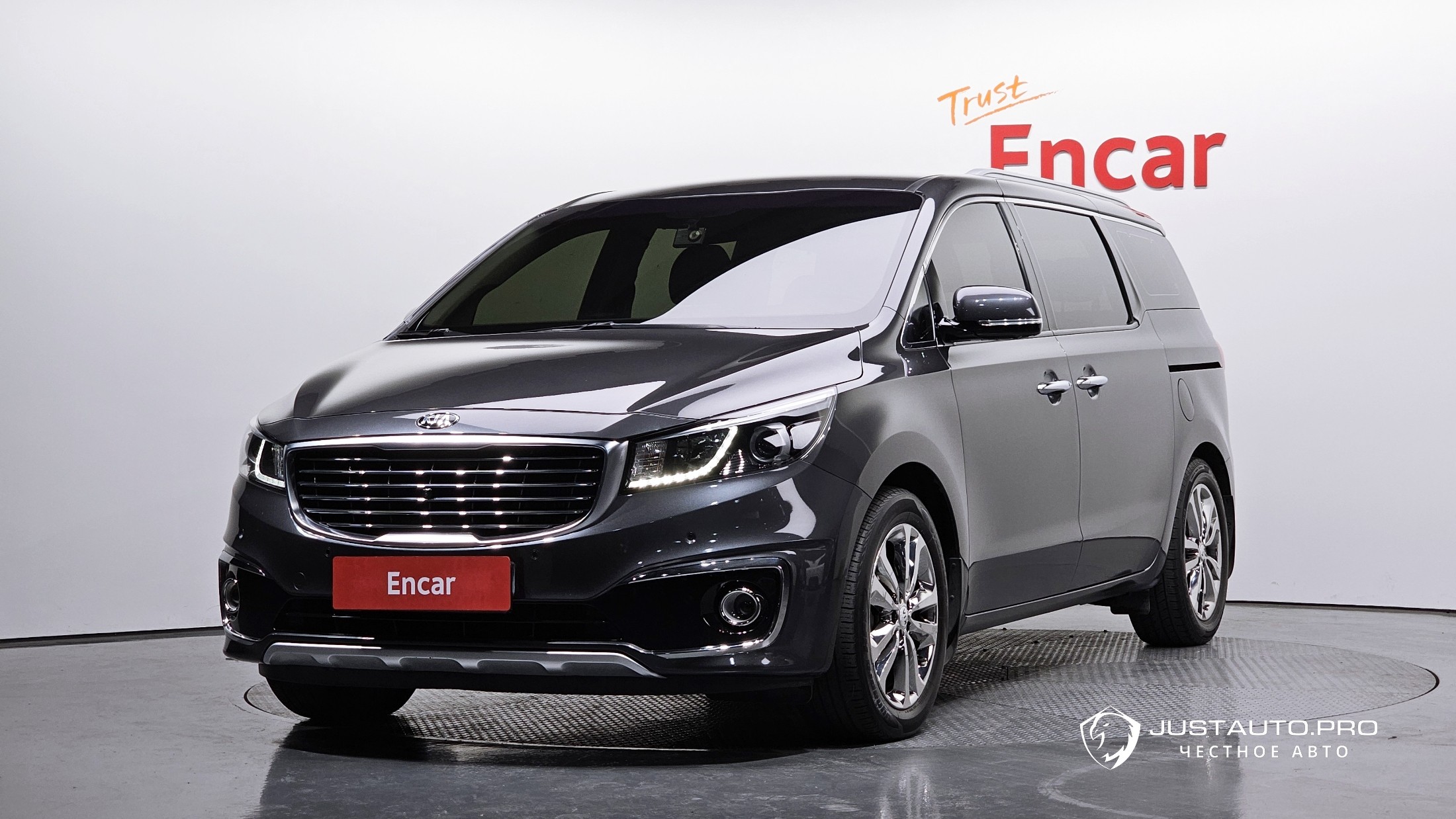 Автомобиль Kia Canival