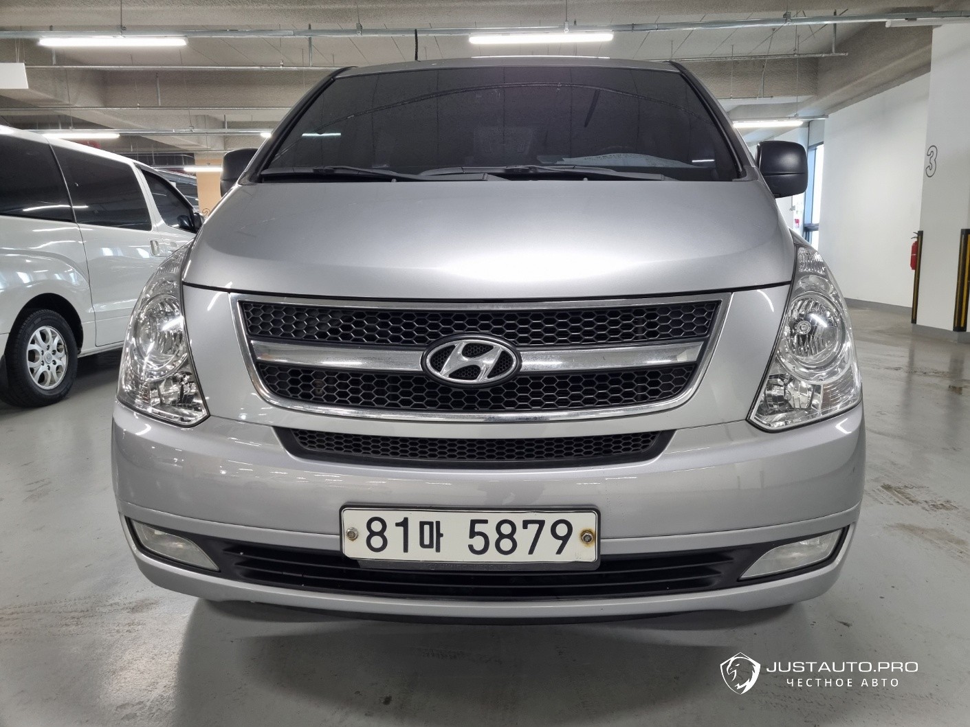 Автомобиль Hyundai Starex
