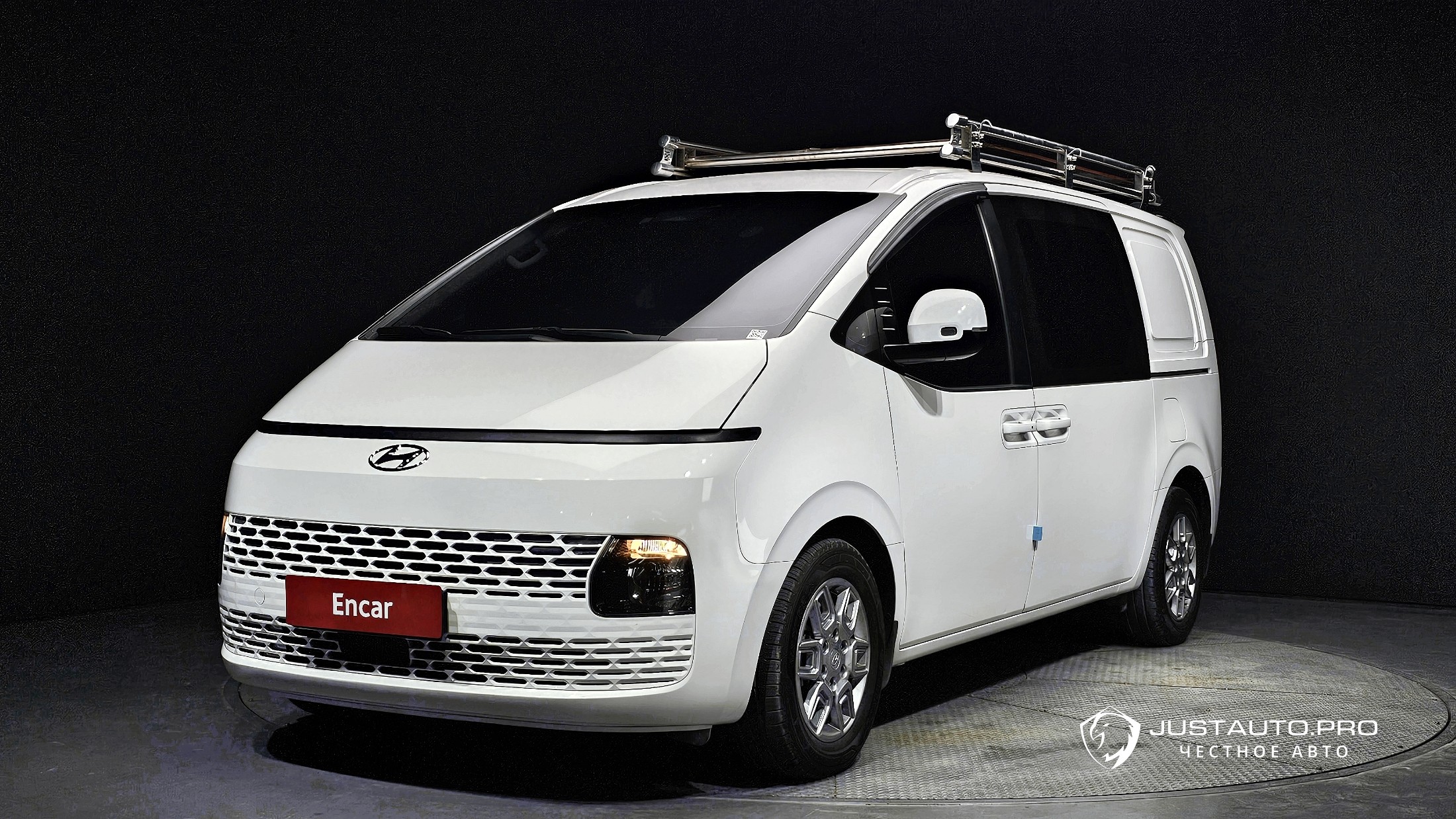 Автомобиль Hyundai Staria