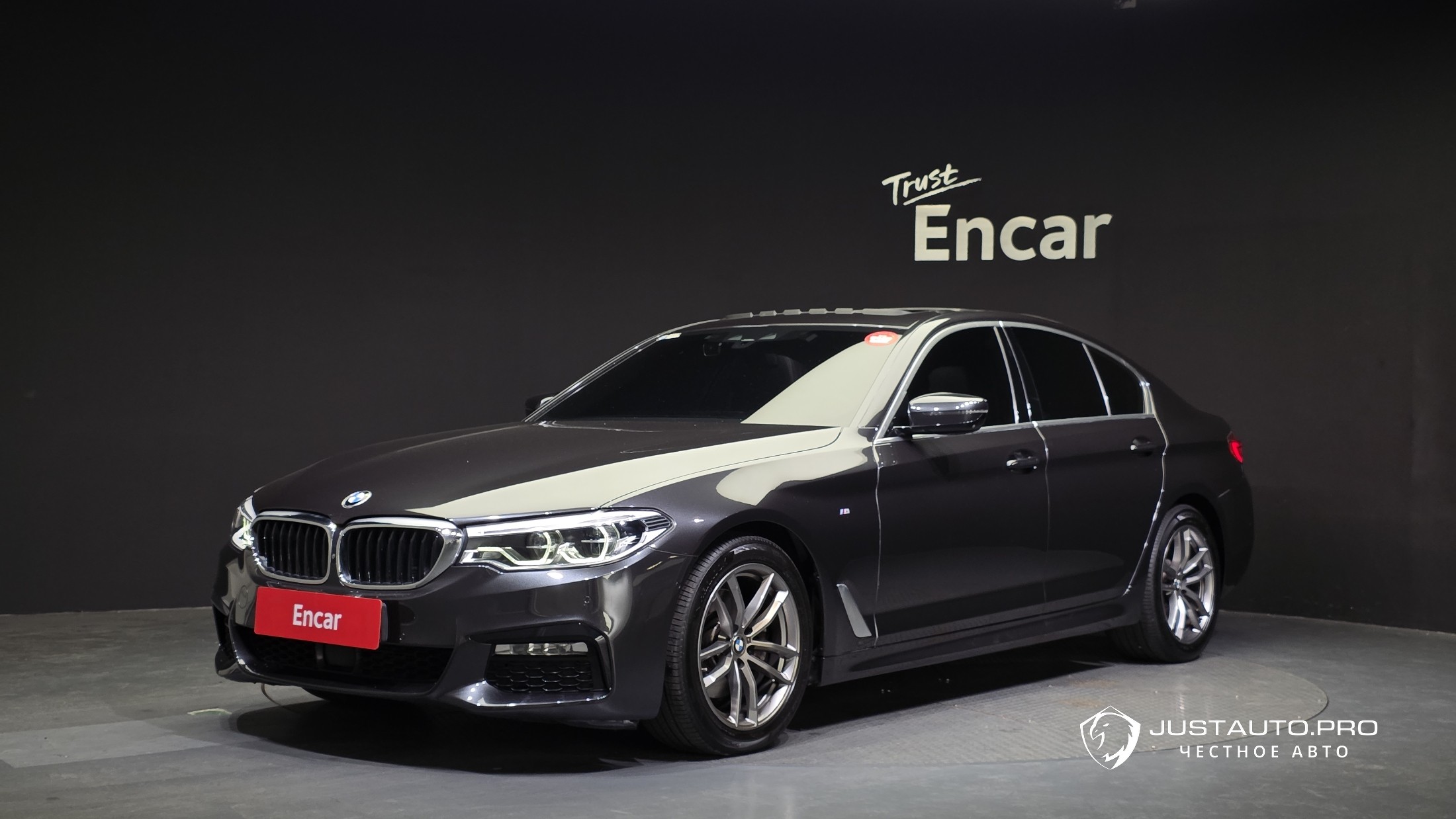Автомобиль BMW 5-Series