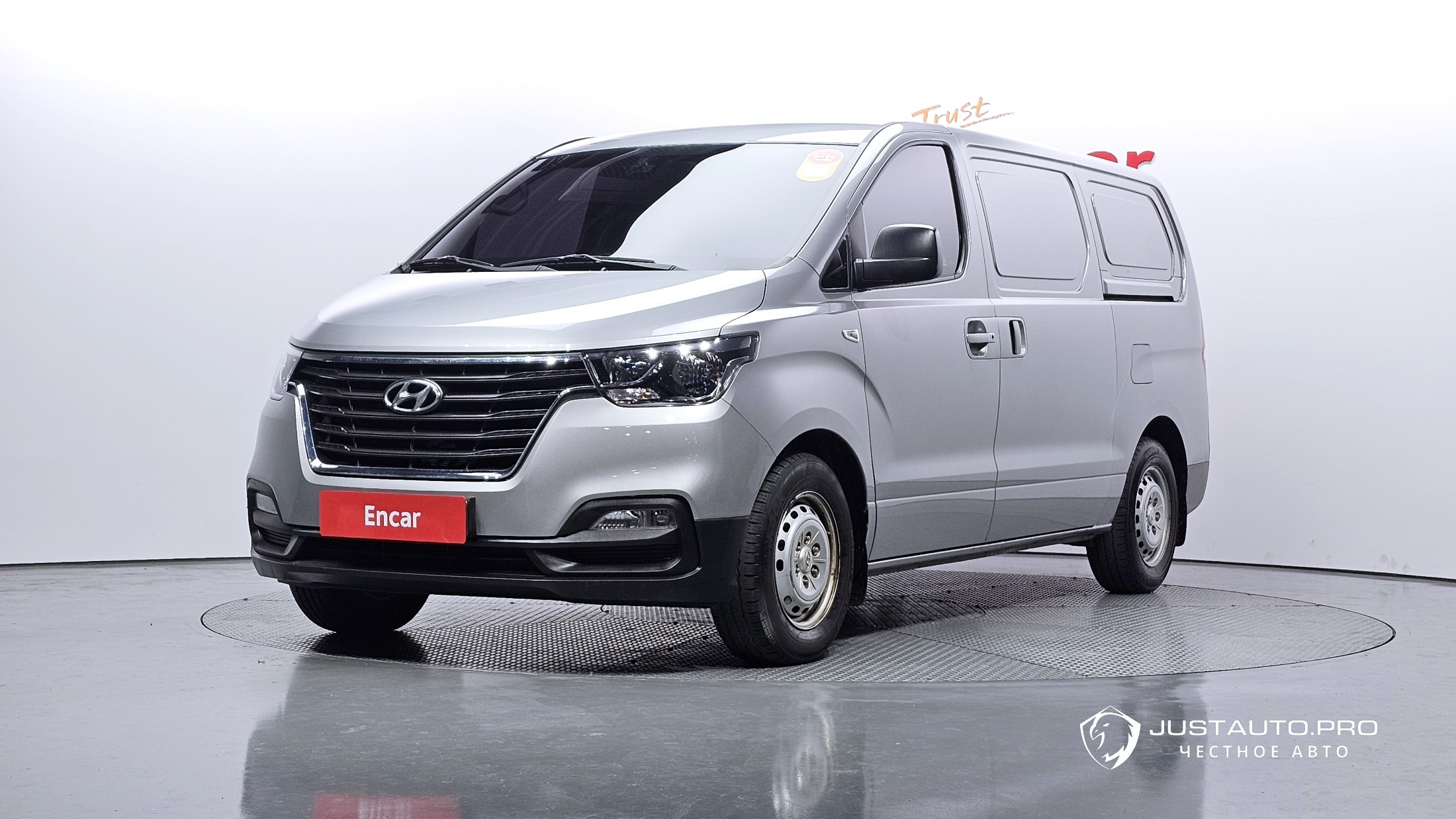 Автомобиль Hyundai Starex