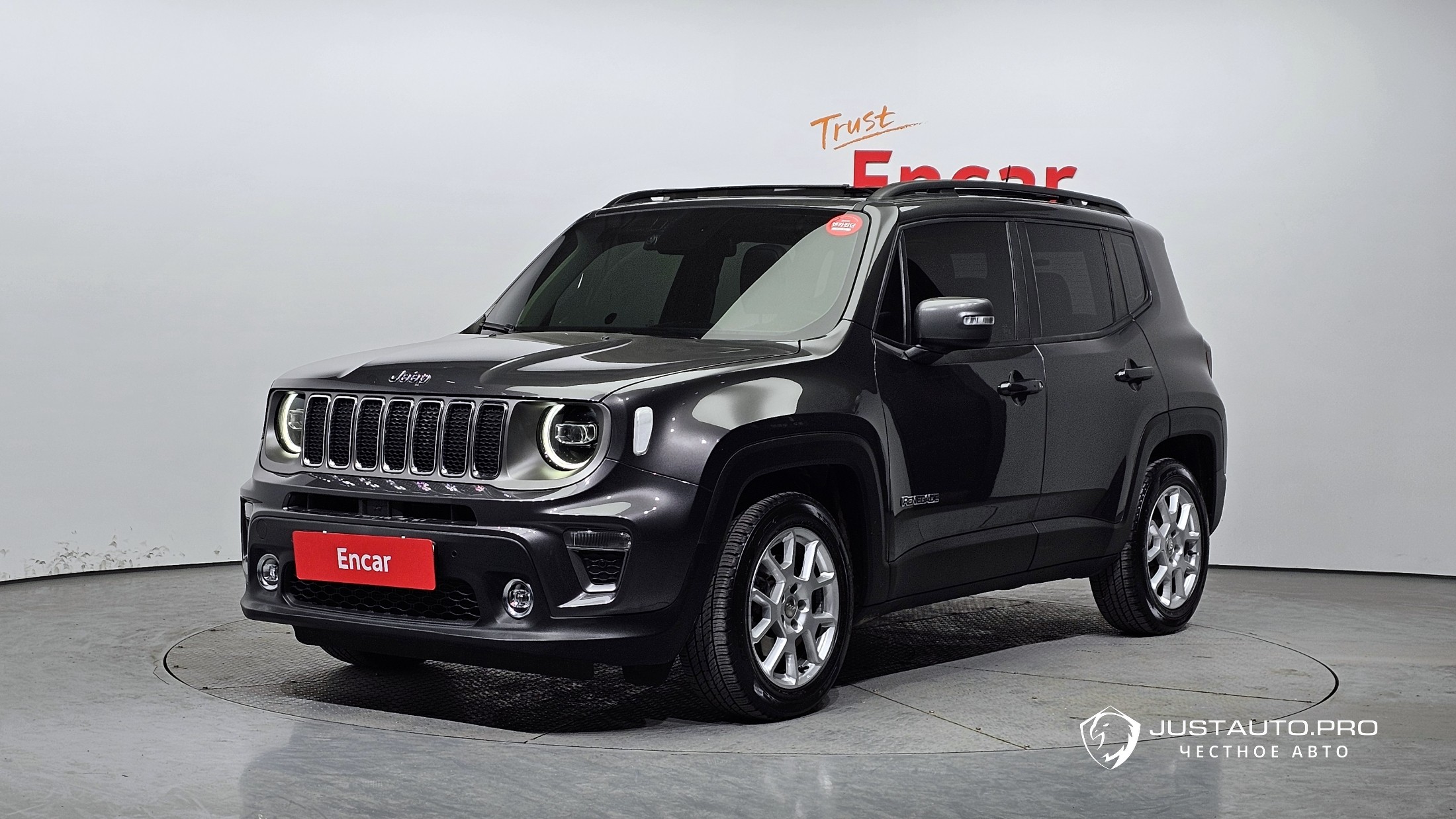 Автомобиль Jeep Renegade