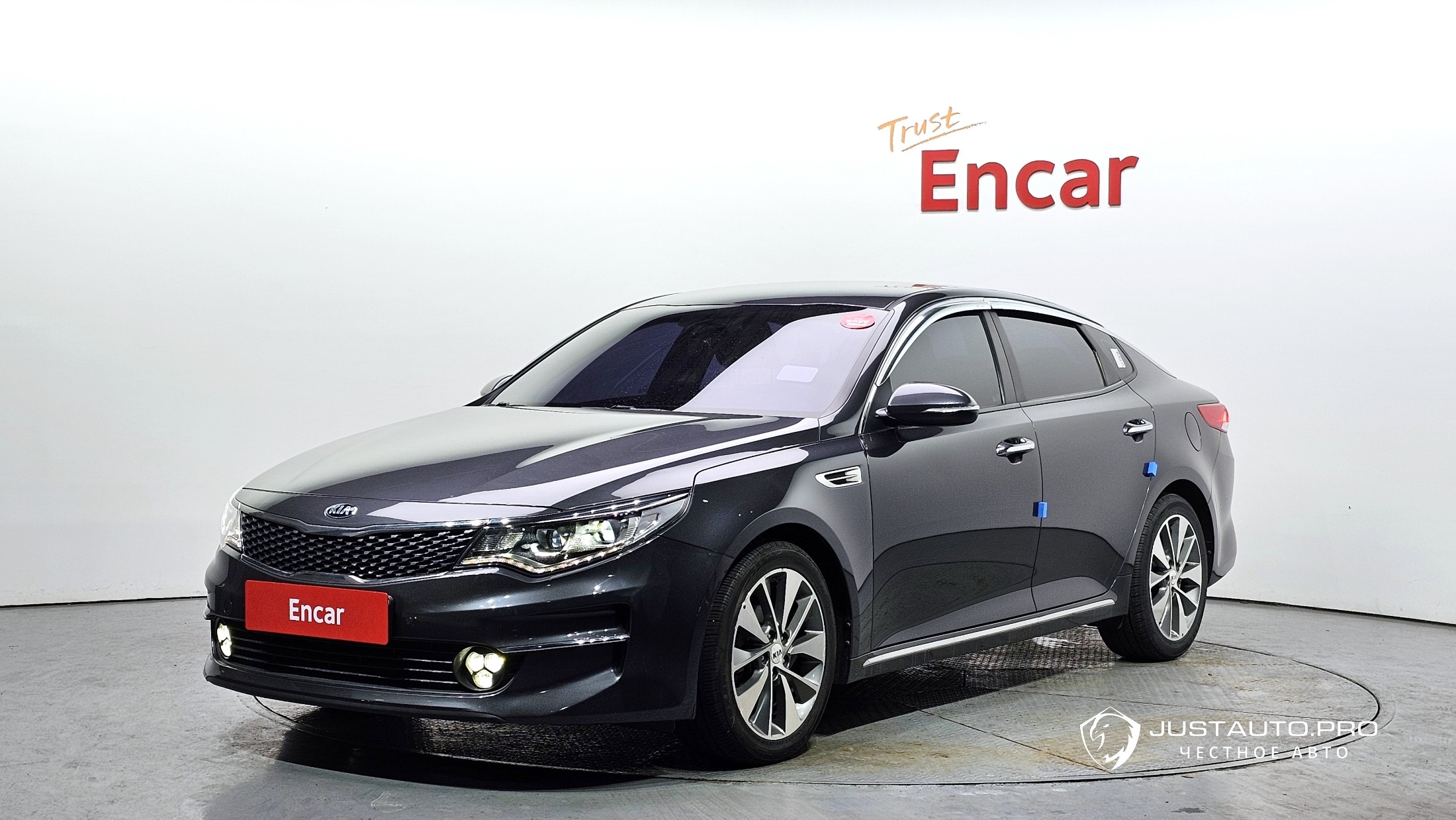 Автомобиль Kia K5