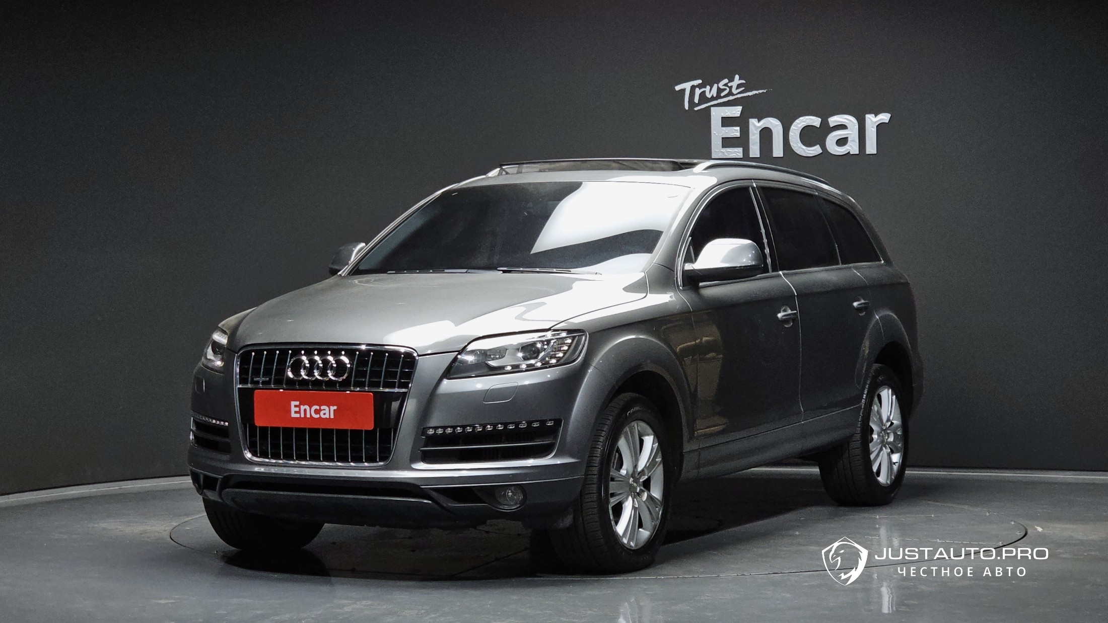 Автомобиль Audi Q7