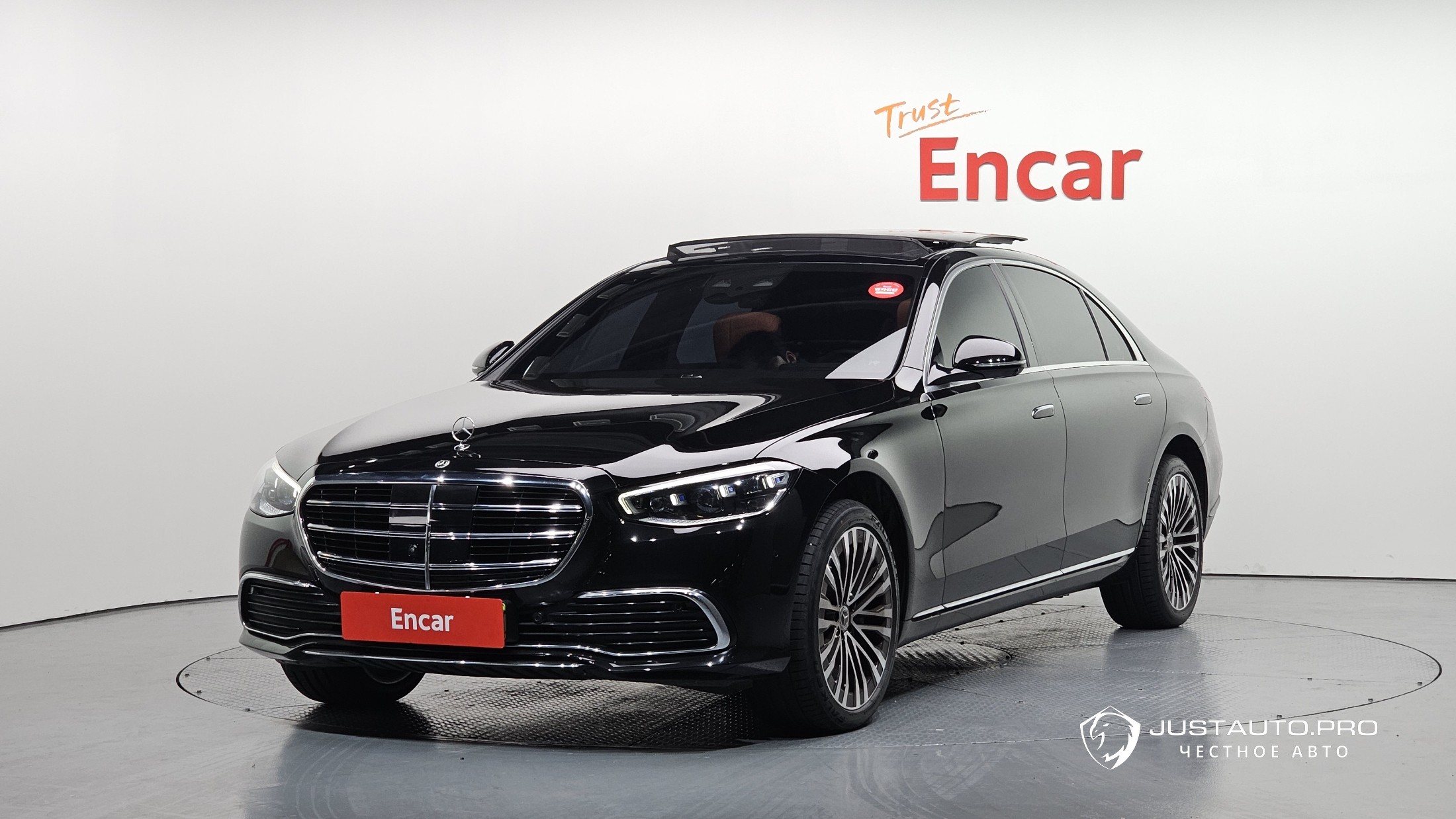 Автомобиль Mercedes-Benz S-Class
