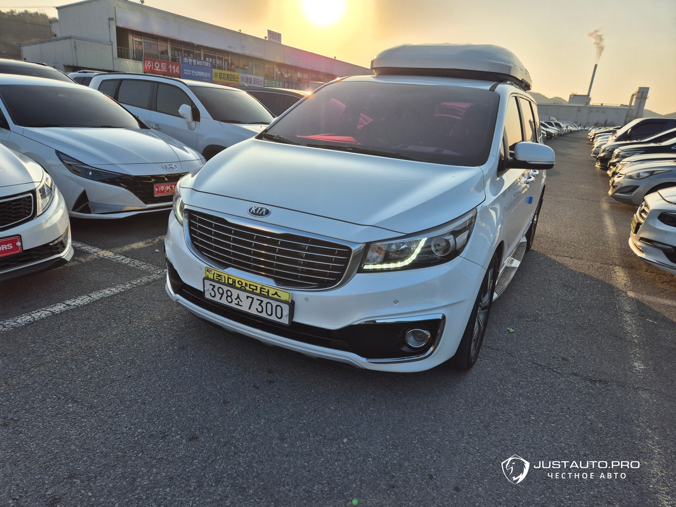 Автомобиль Kia Canival