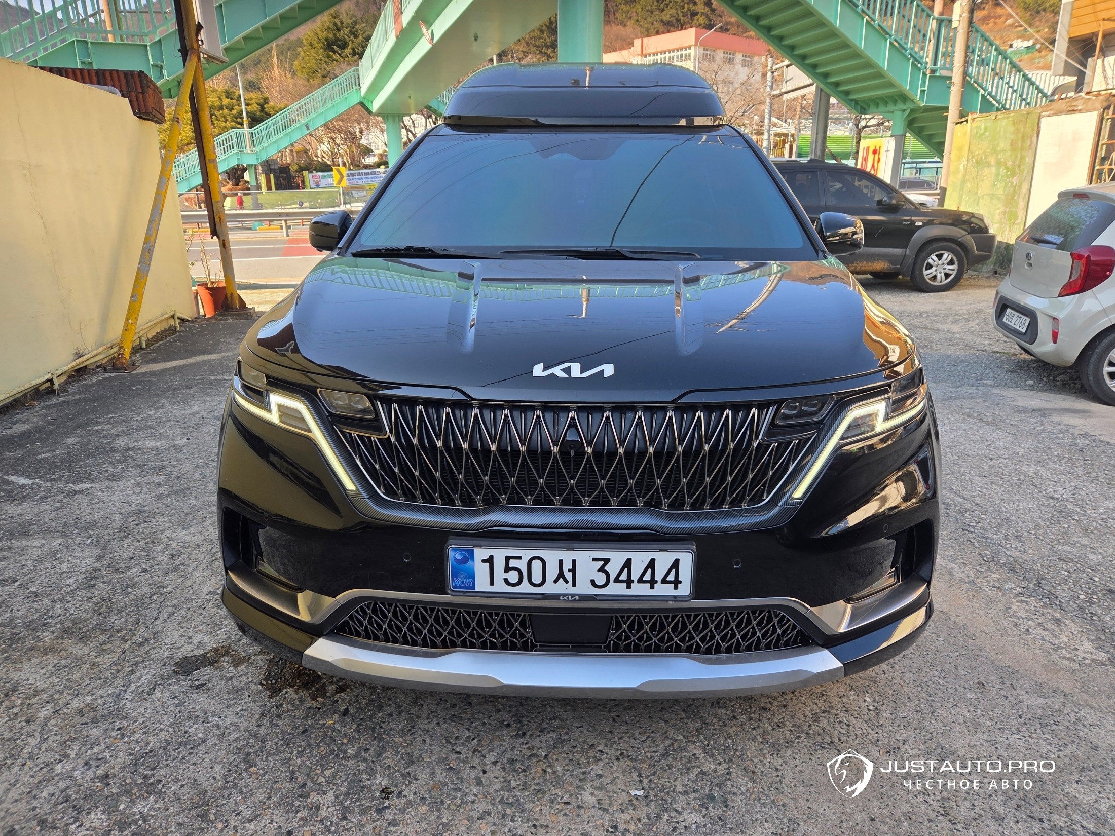 Автомобиль Kia Canival