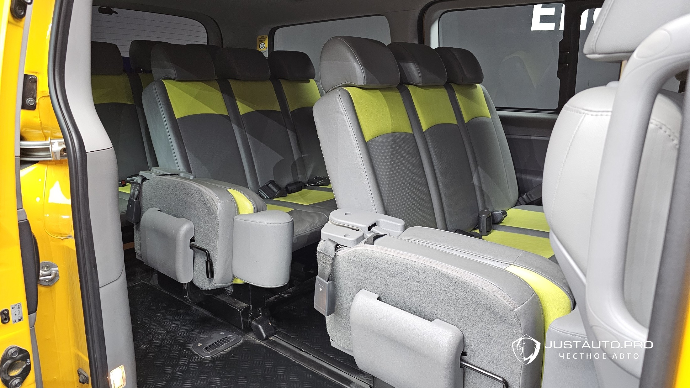 Автомобиль Hyundai Starex