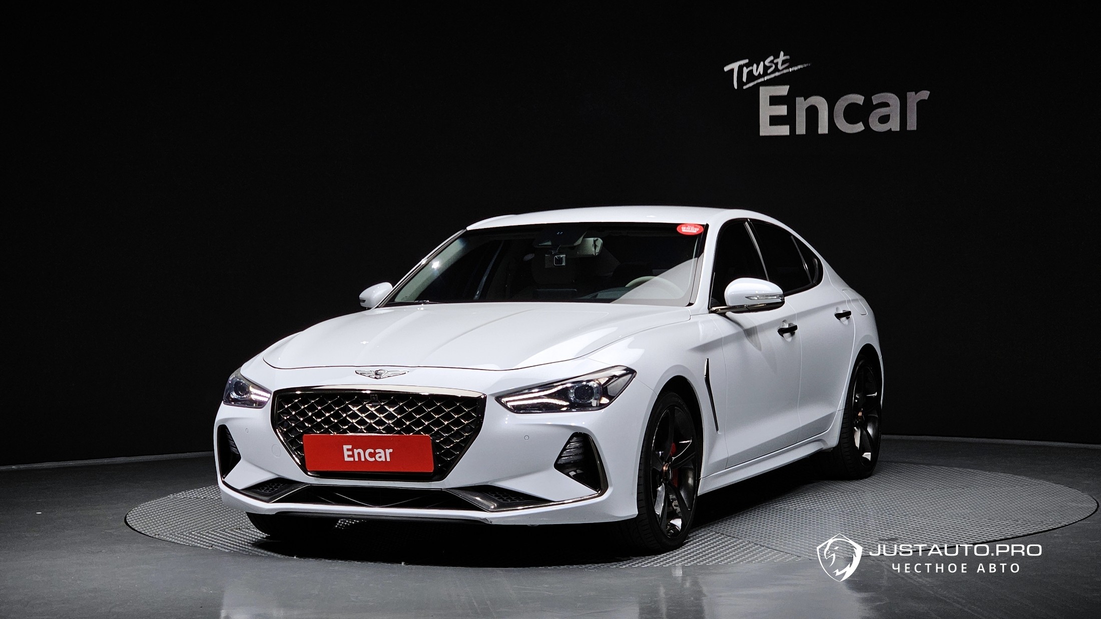 Автомобиль Genesis G70