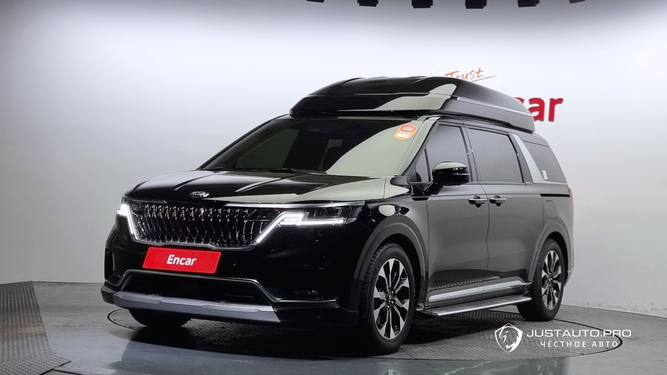 Автомобиль Kia Canival