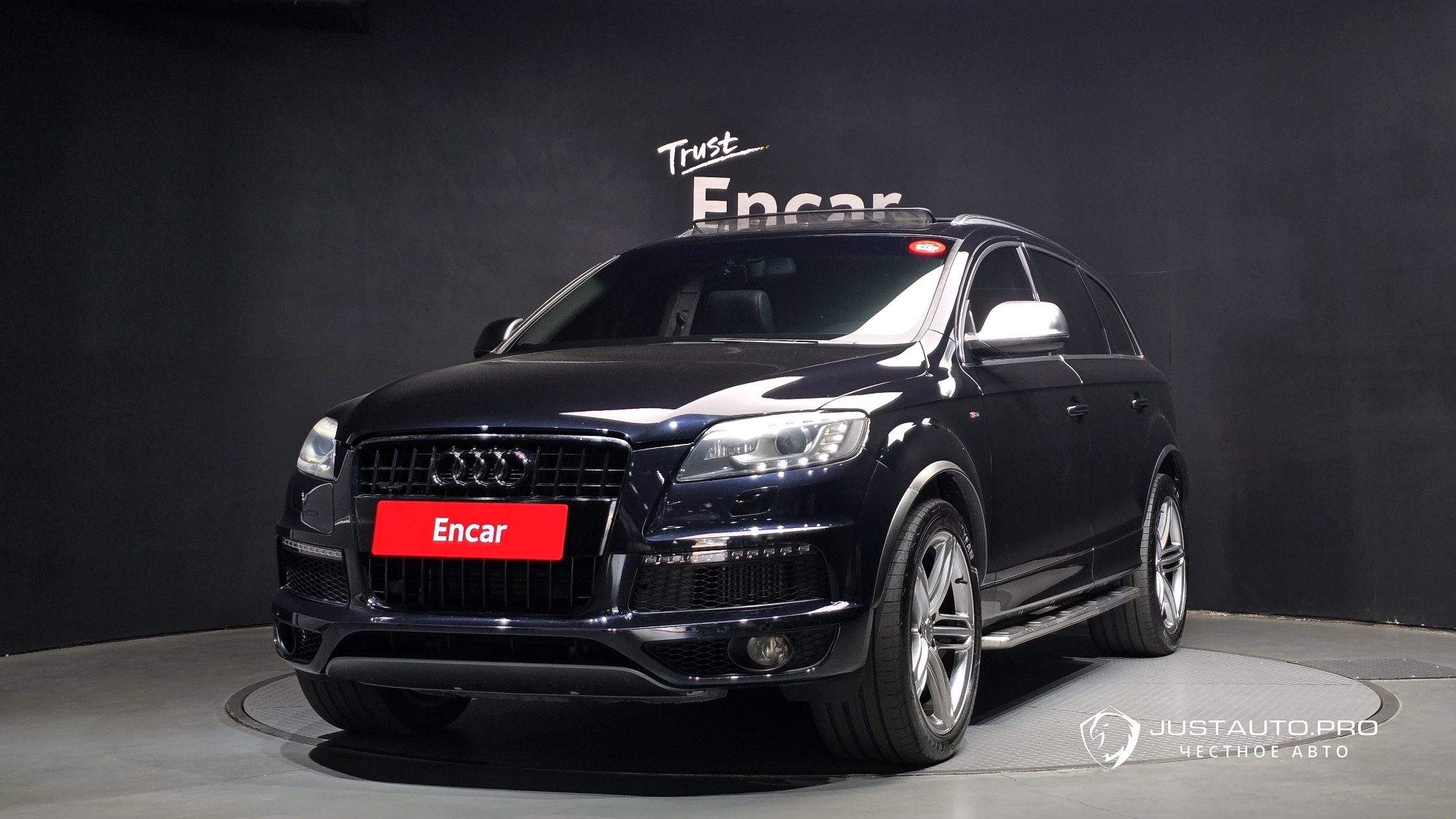 Автомобиль Audi Q7