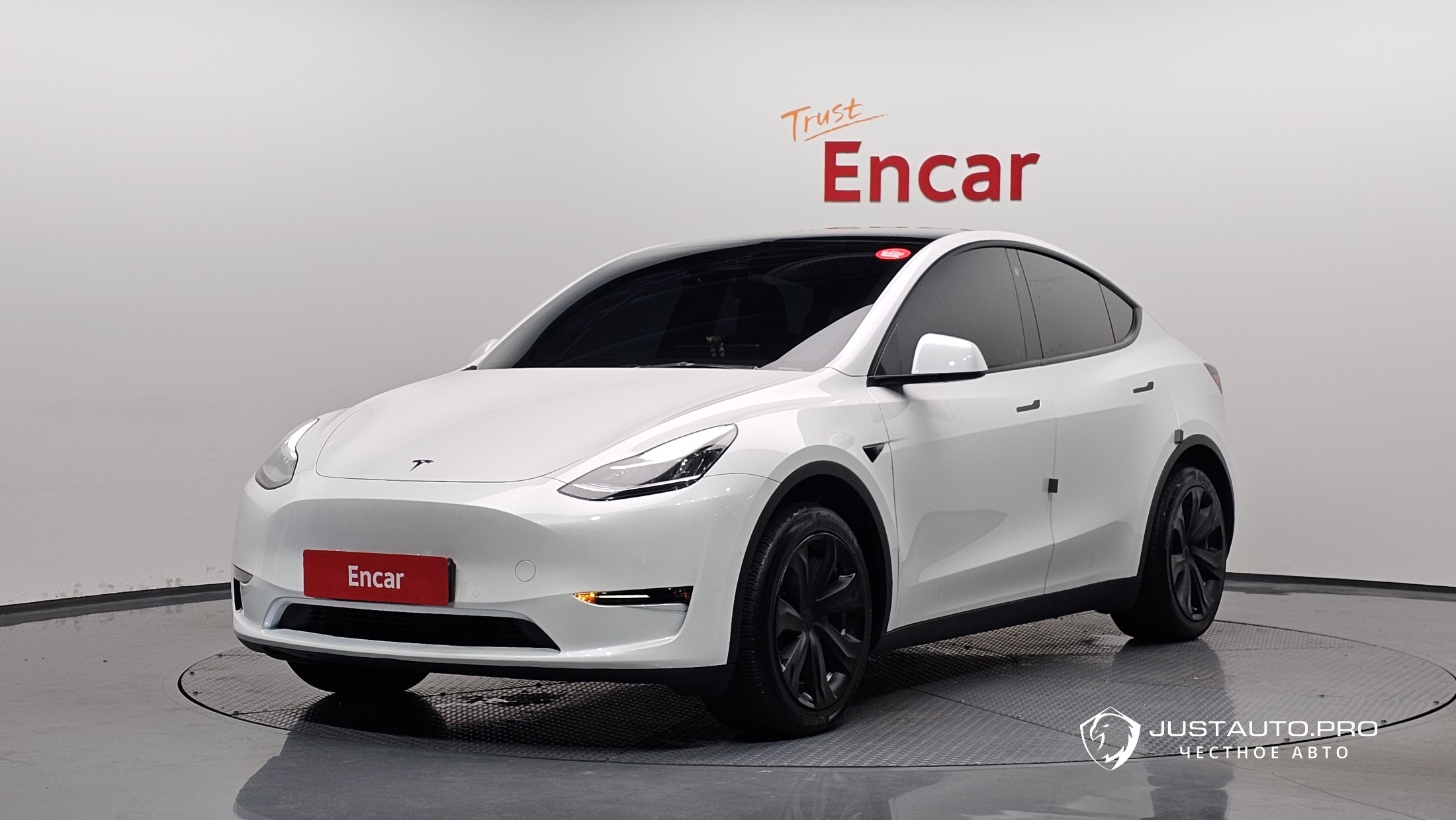 Автомобиль Tesla Model Y