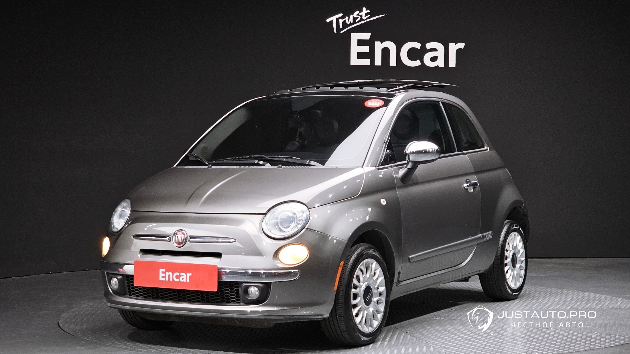 Автомобиль Fiat 500