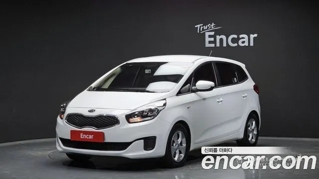 Автомобиль Kia Carens