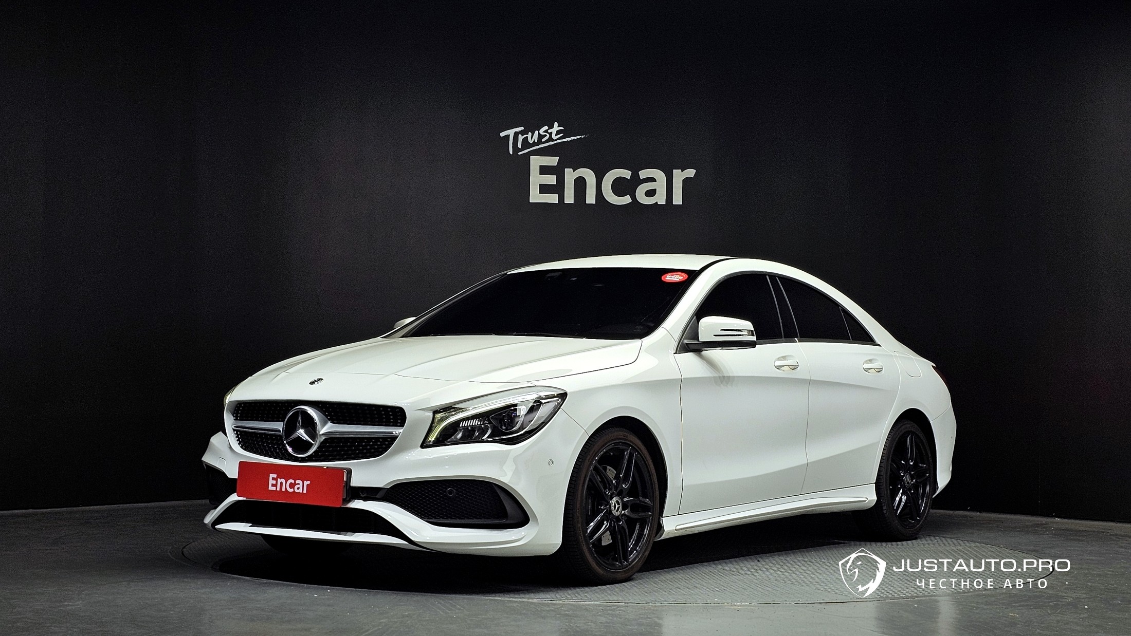 Автомобиль Mercedes-Benz CLA-Class