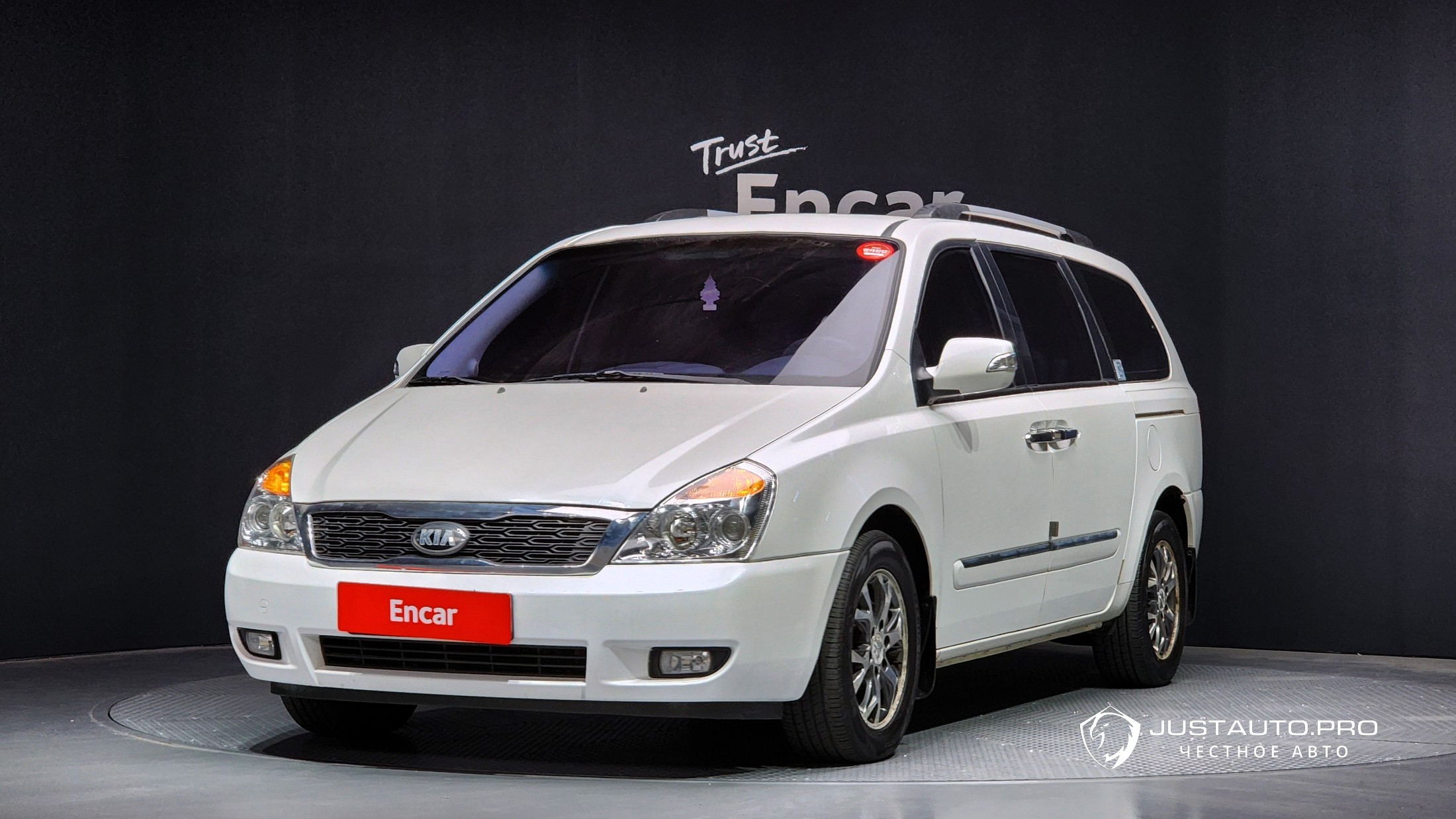 Автомобиль Kia Canival
