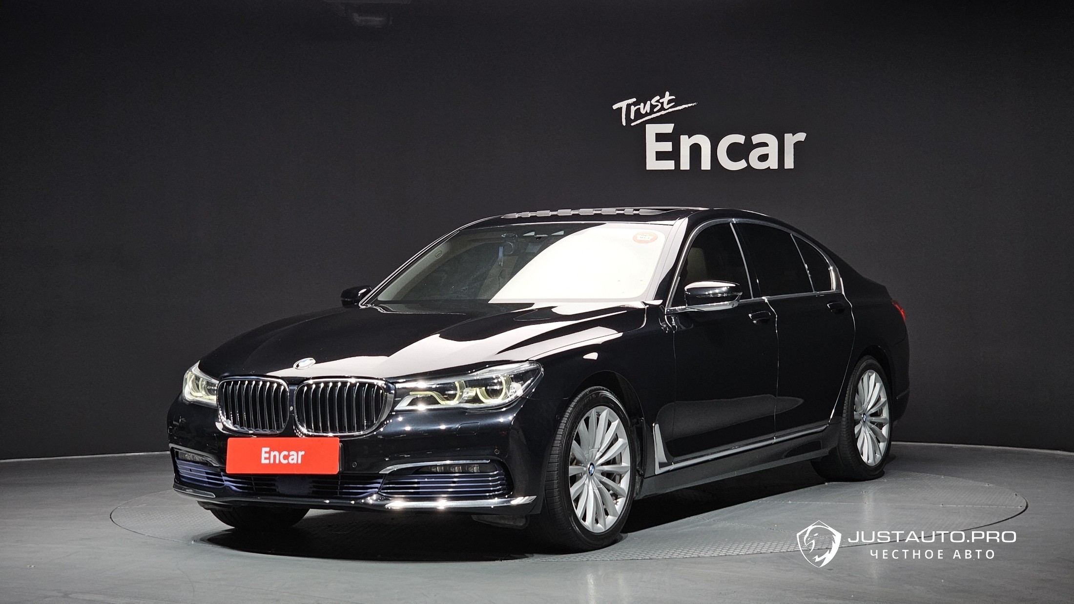 Автомобиль BMW 7-Series