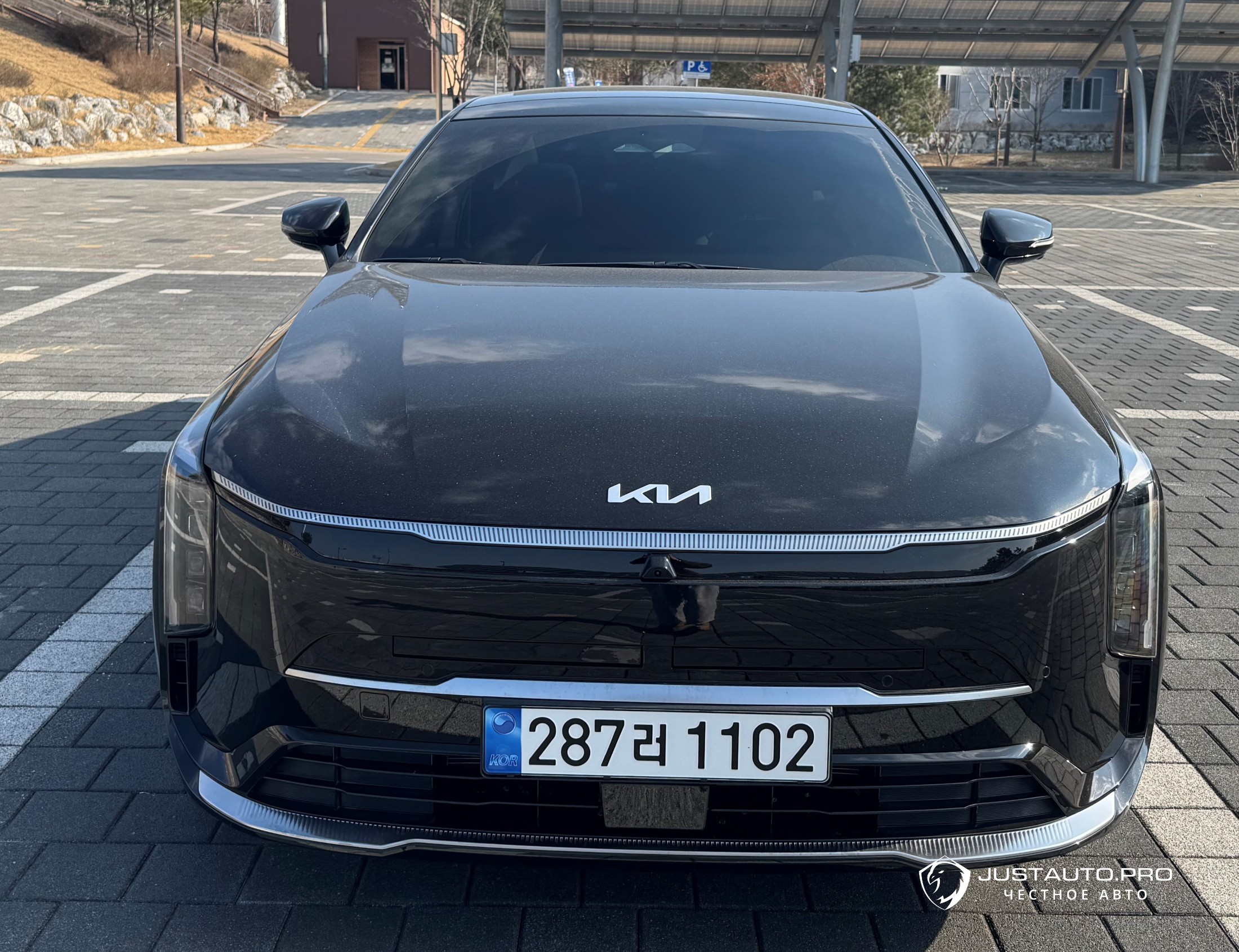 Автомобиль Kia K8