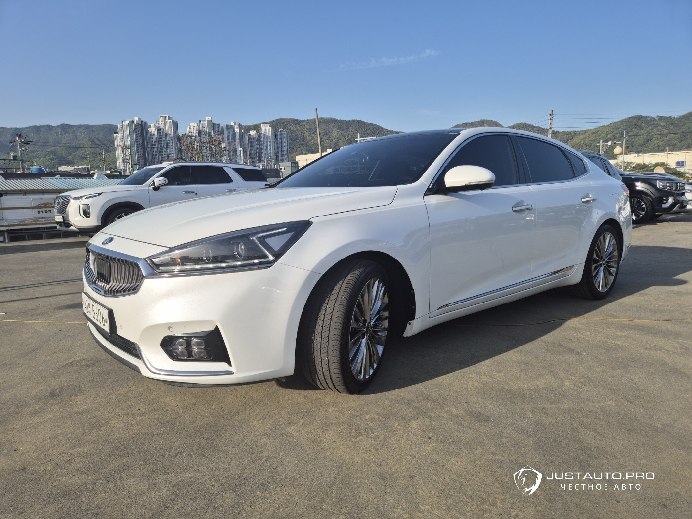 Автомобиль Kia K7