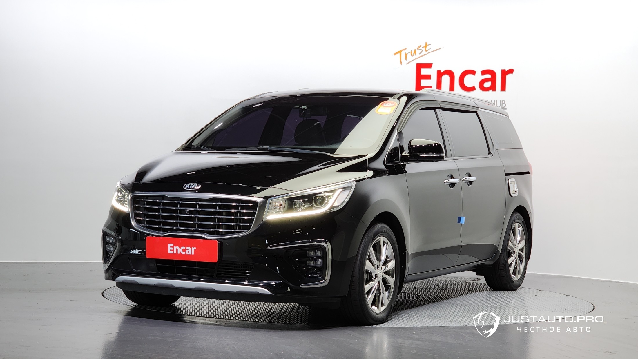 Автомобиль Kia Canival