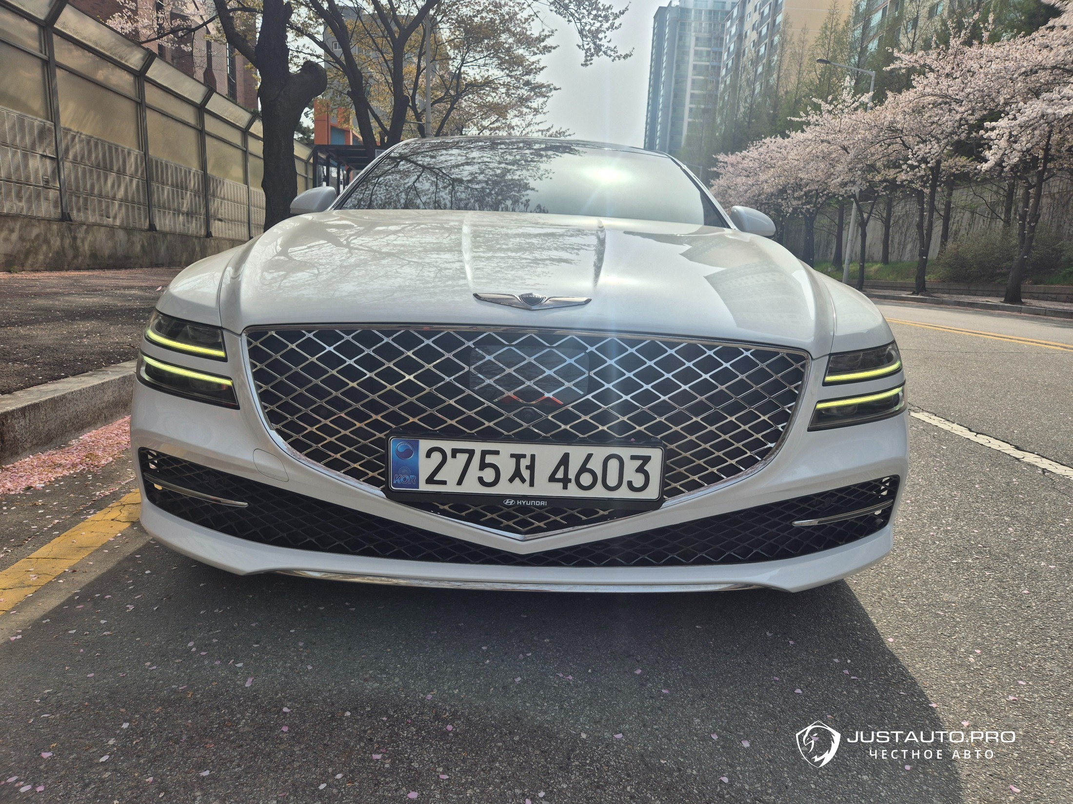 Автомобиль Genesis G80