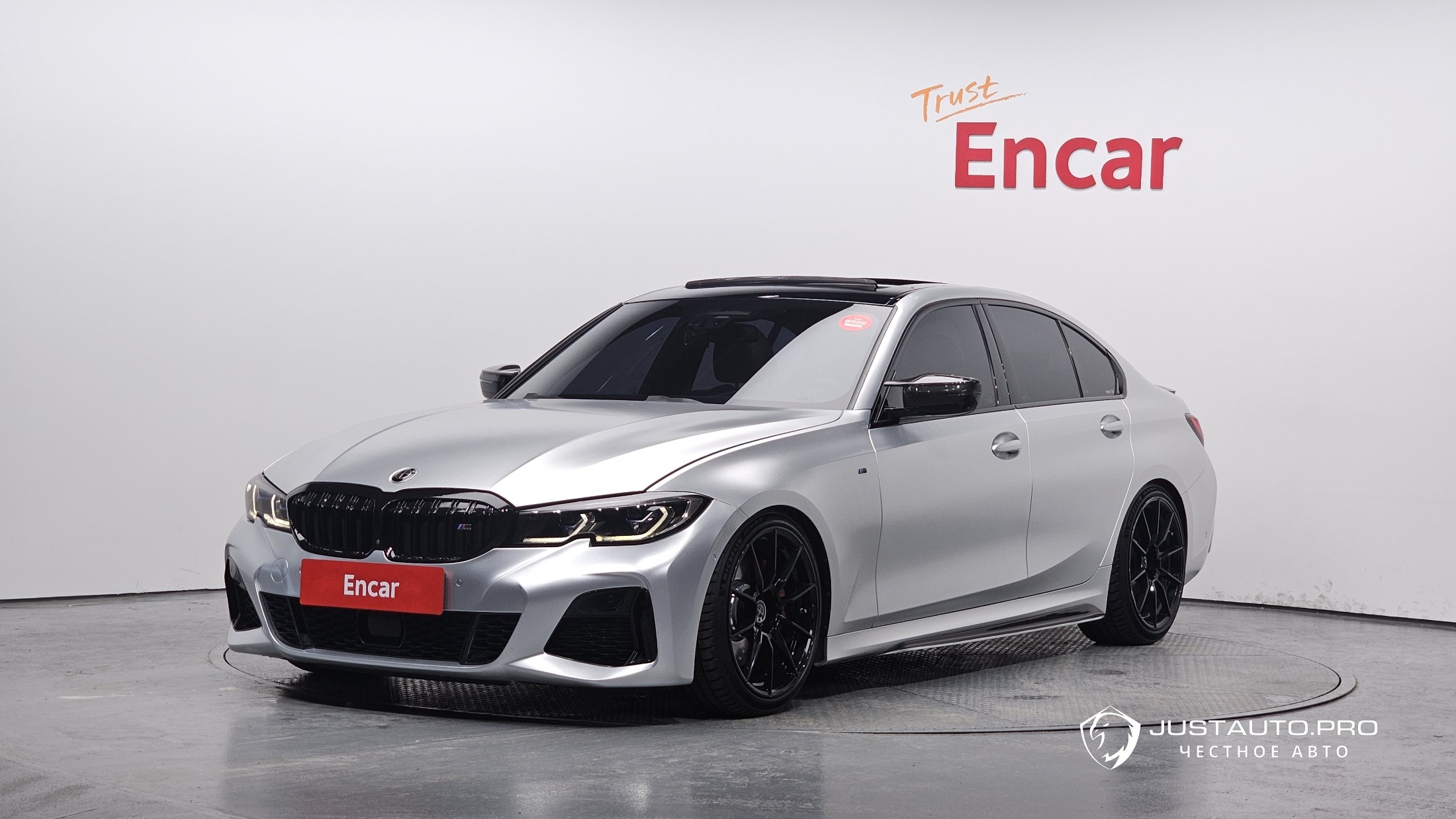 Автомобиль BMW 3-Series